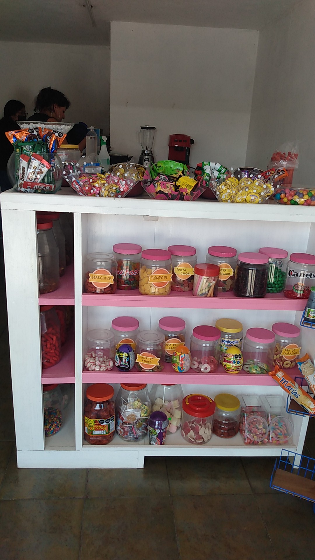 COFFEE BREAK JR & CANDY SHOP image 8