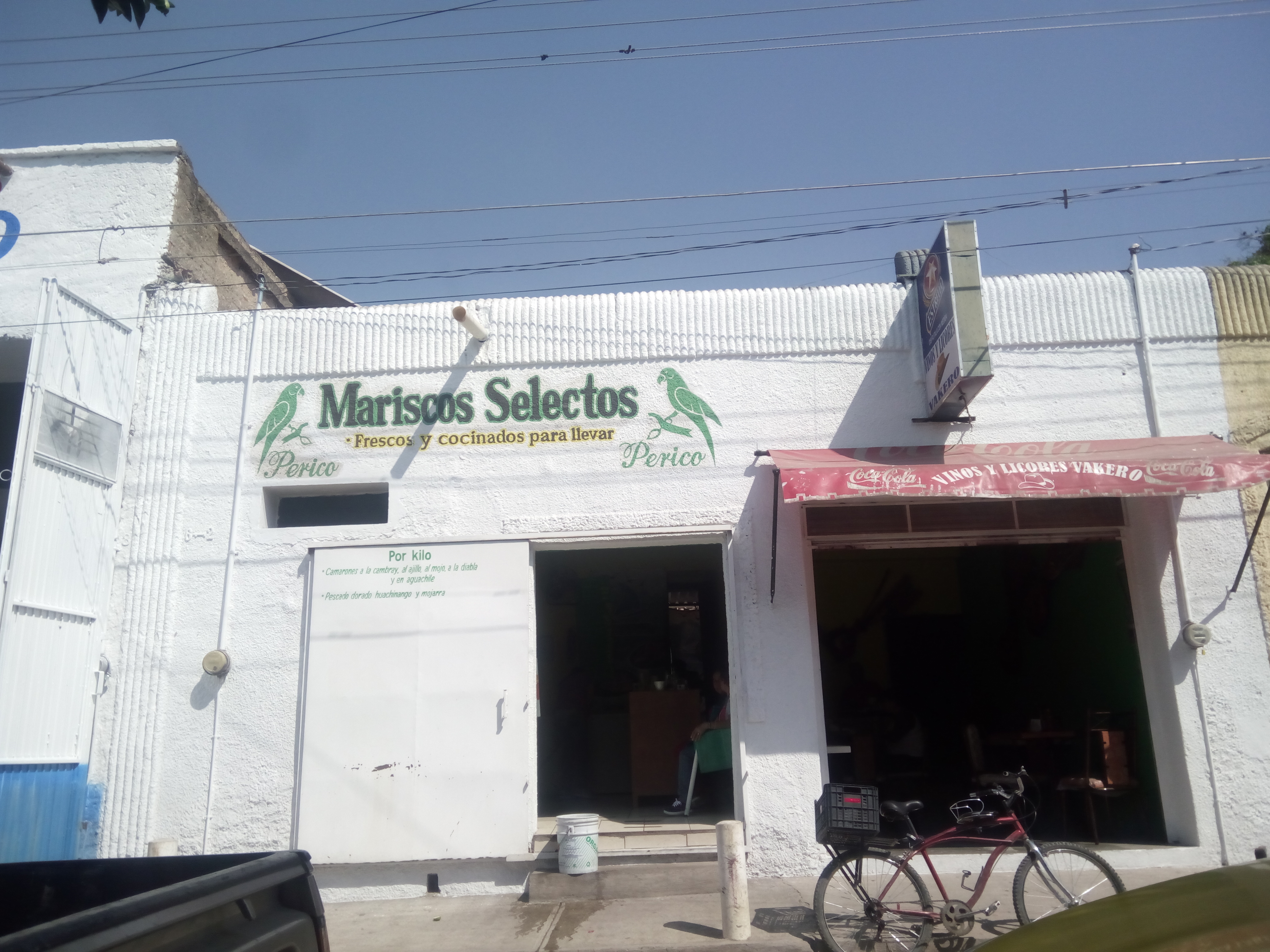 Mariscos Selectos Perico image 1