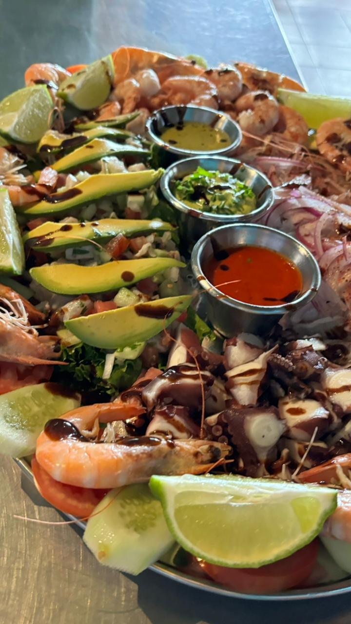 Mariscos "El Gallero" image 5