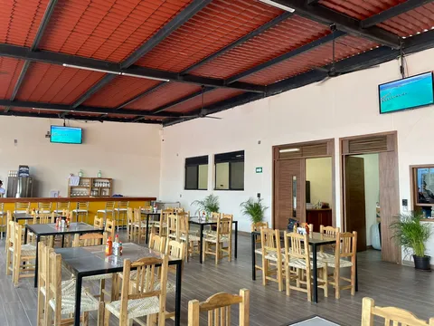 Mariscos selectos especialidades image 1