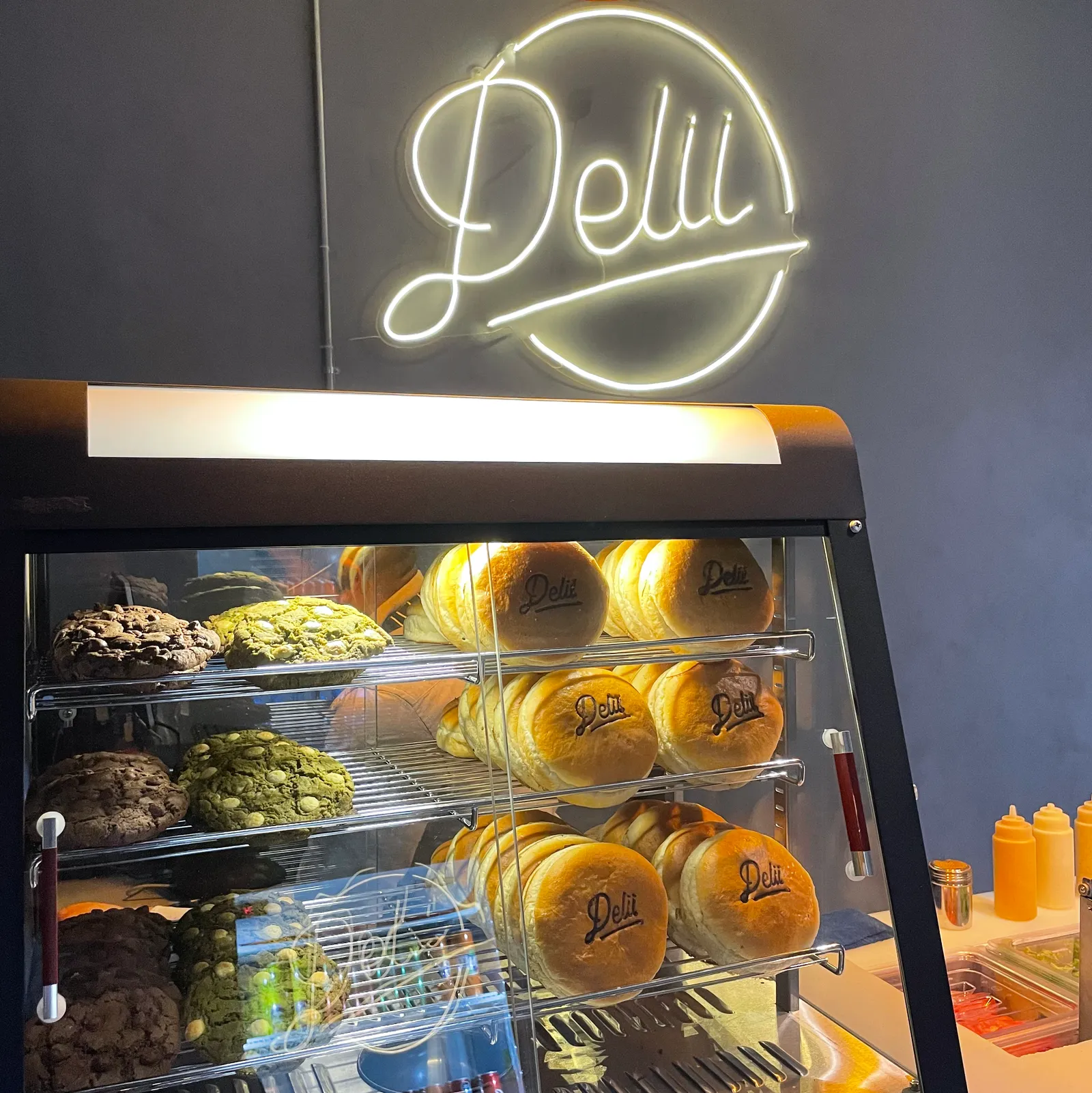 Delii Chicken Sandwich image 10