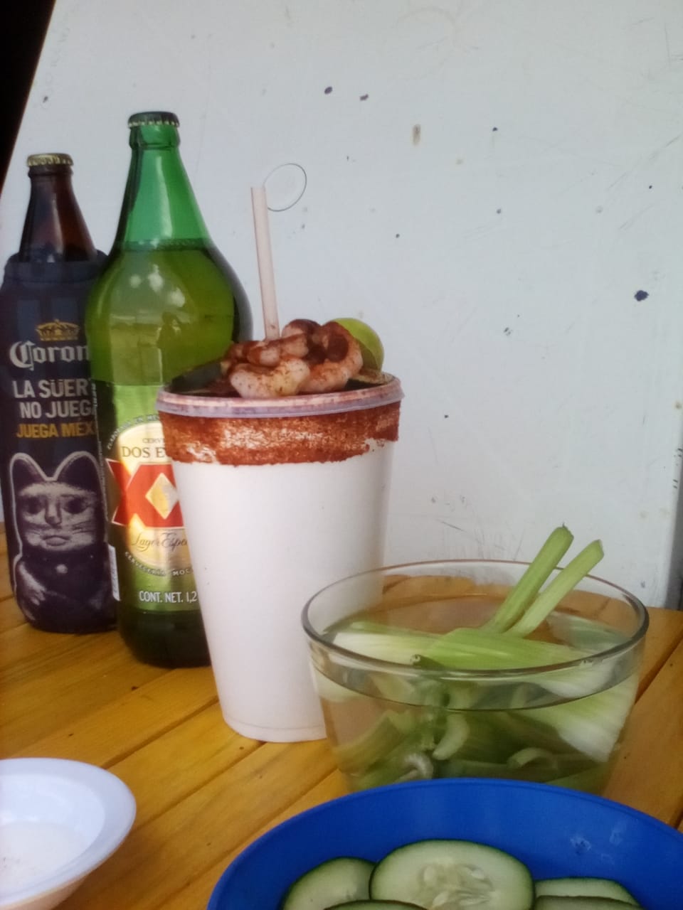 Bar micheladas "La oficina" image 1