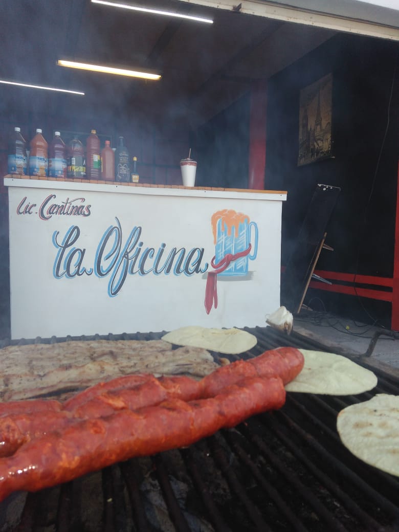 Bar micheladas "La oficina" image 8