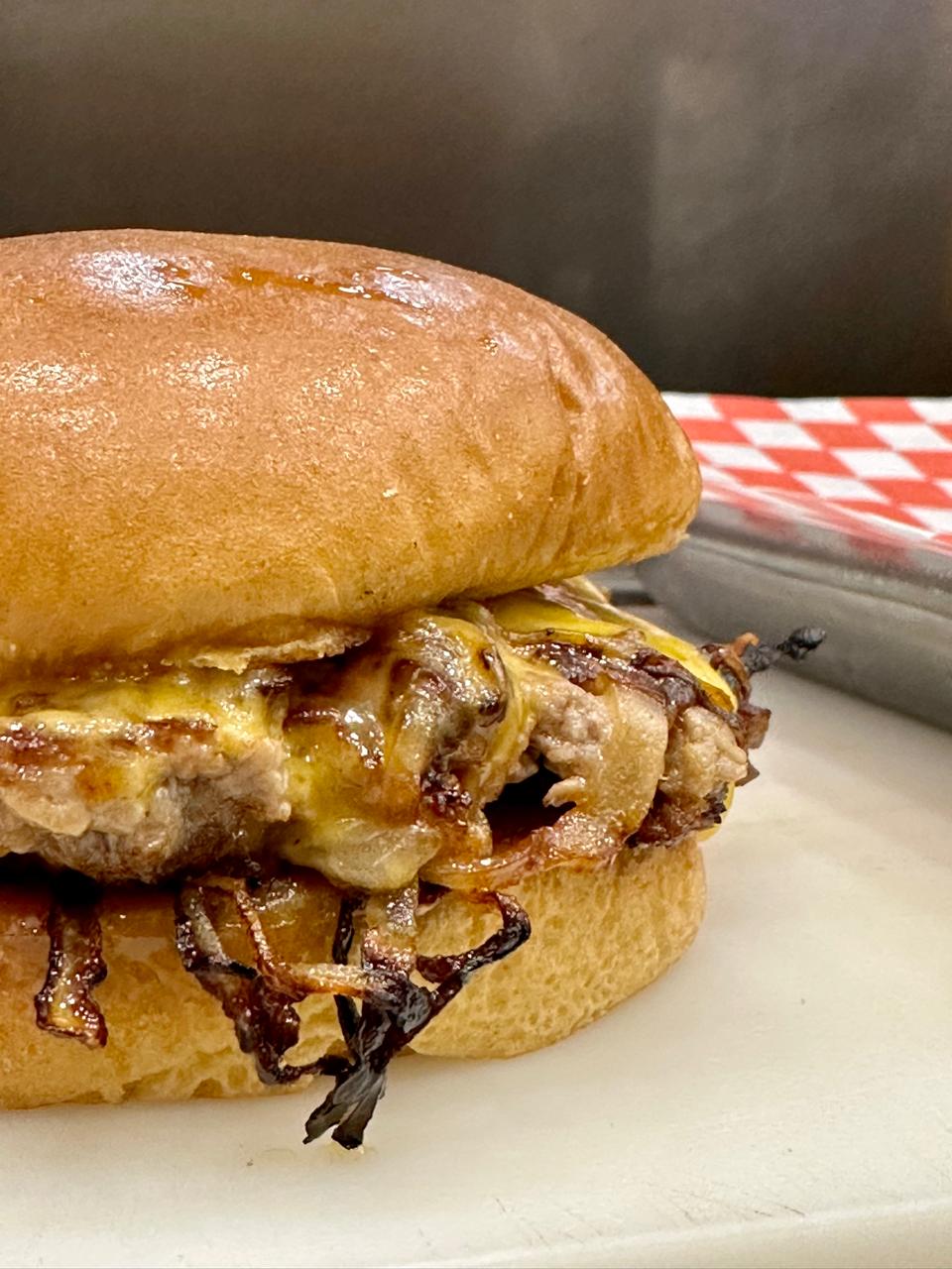 Louis Original Burgers image 8