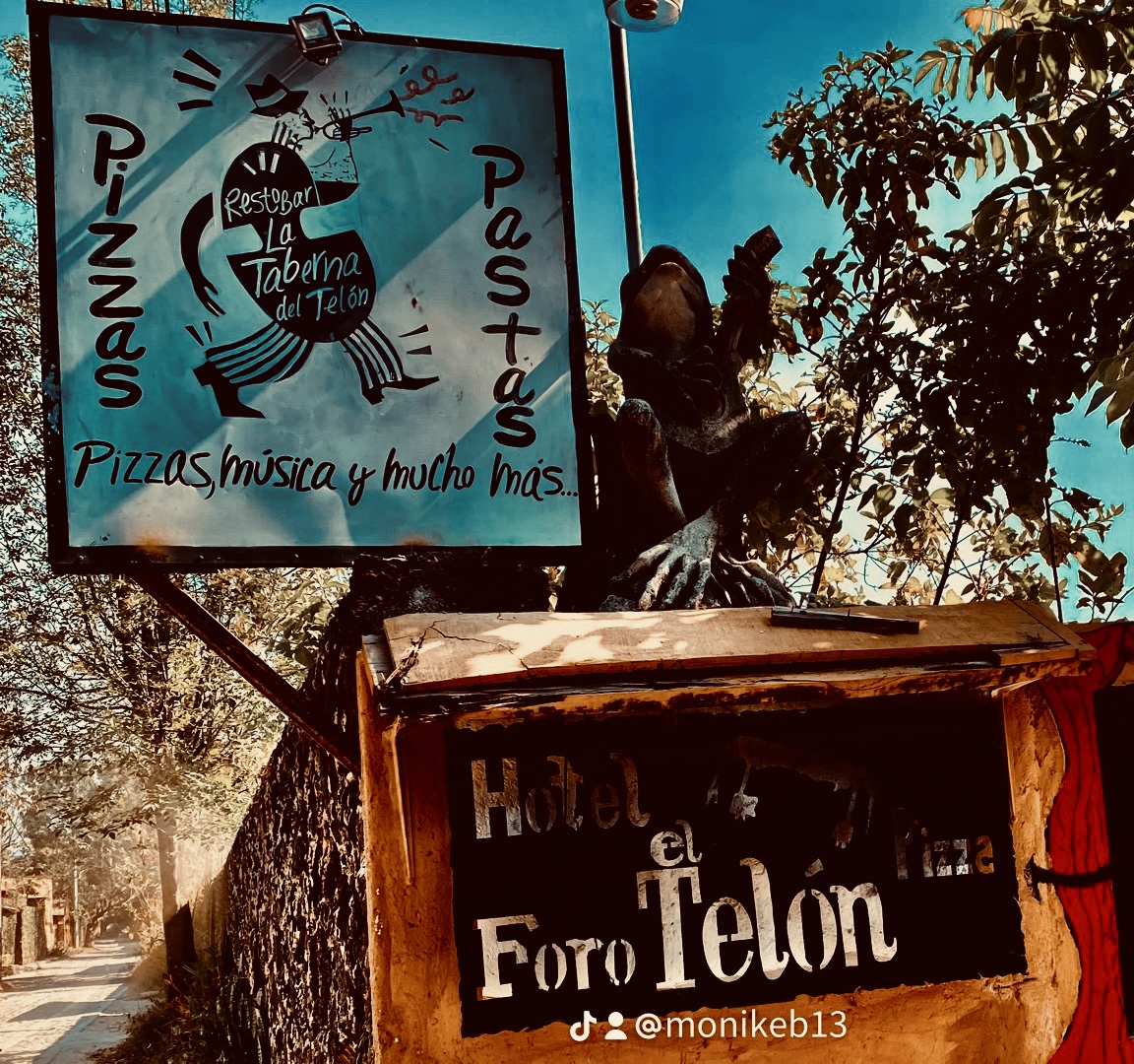 La Taberna Del Telón image 6