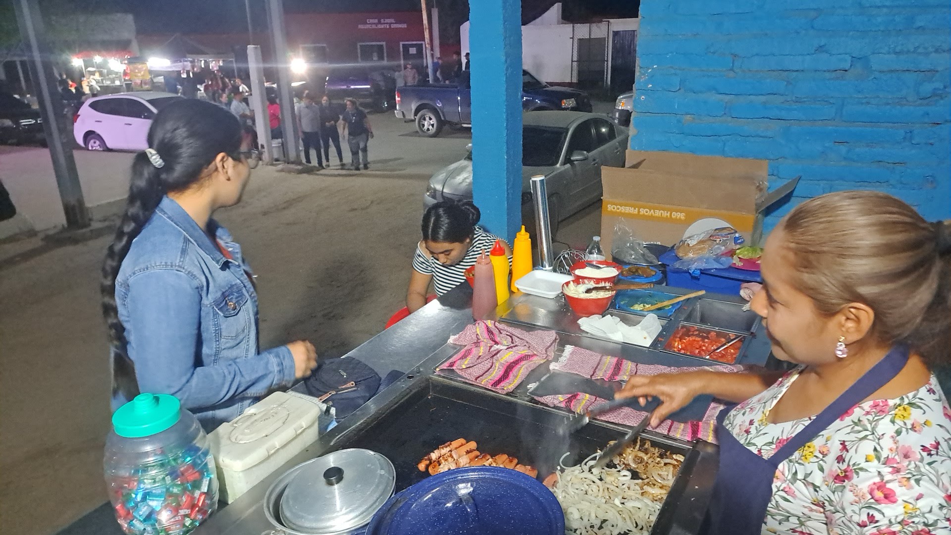 Hot Dogs El Cuate image 3