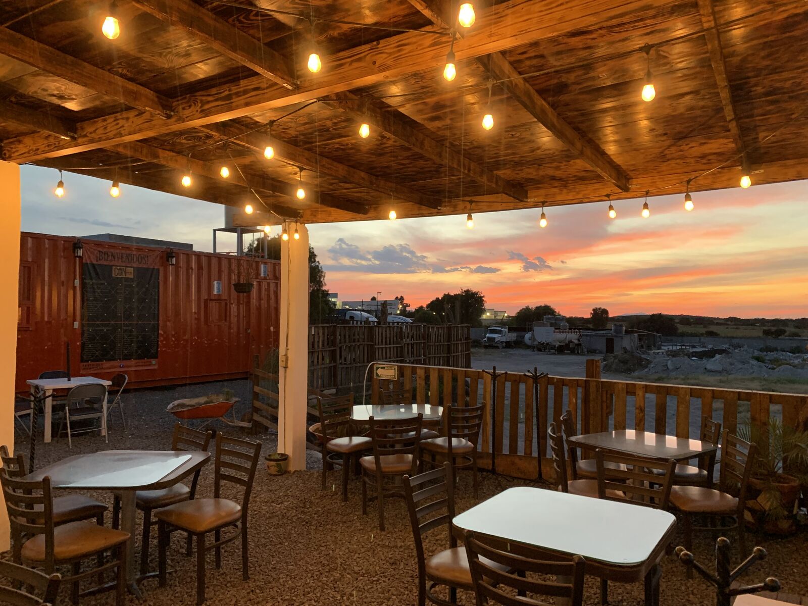 El Contenedor image 1