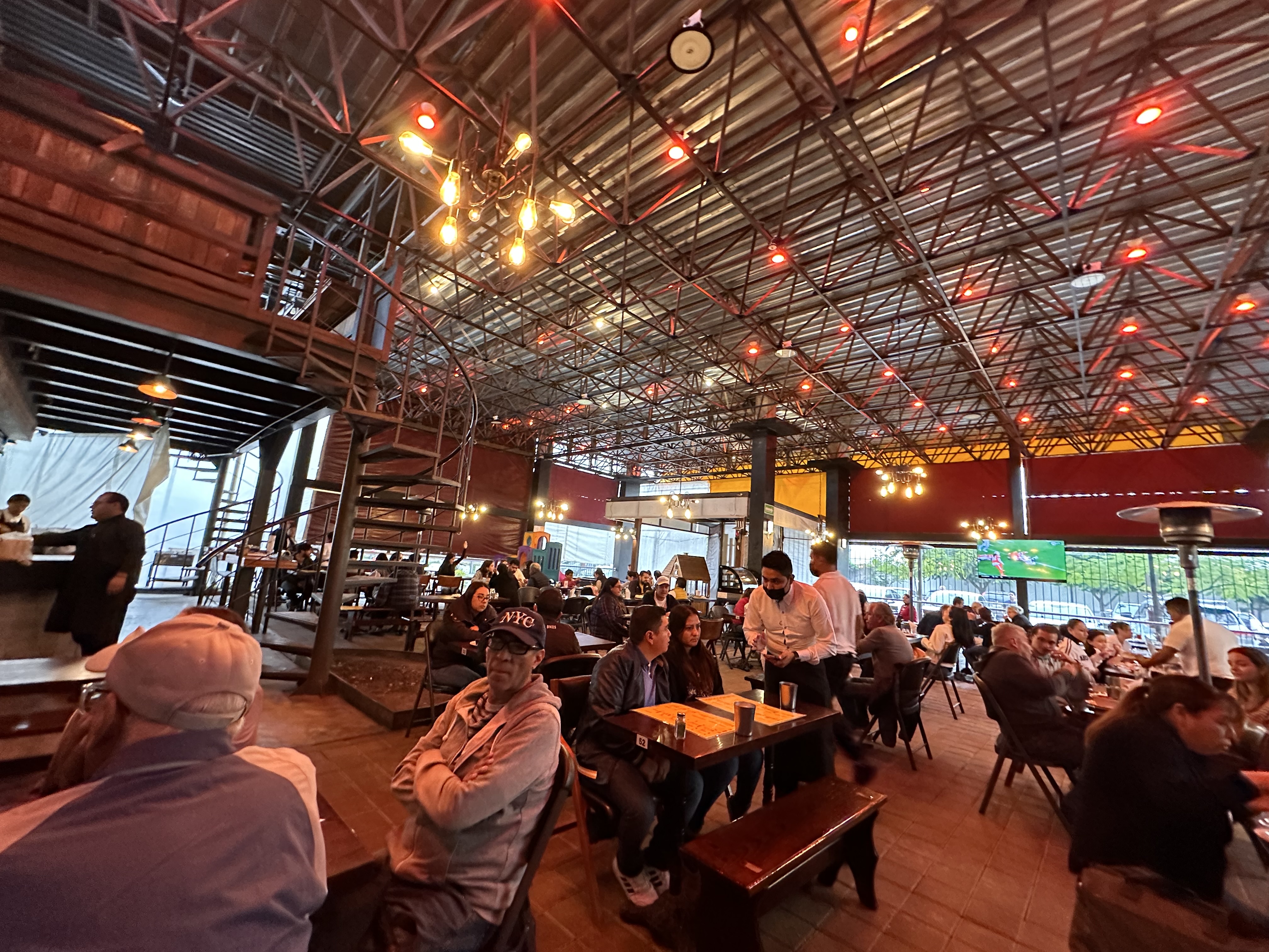 El asadero "refugio" image 8