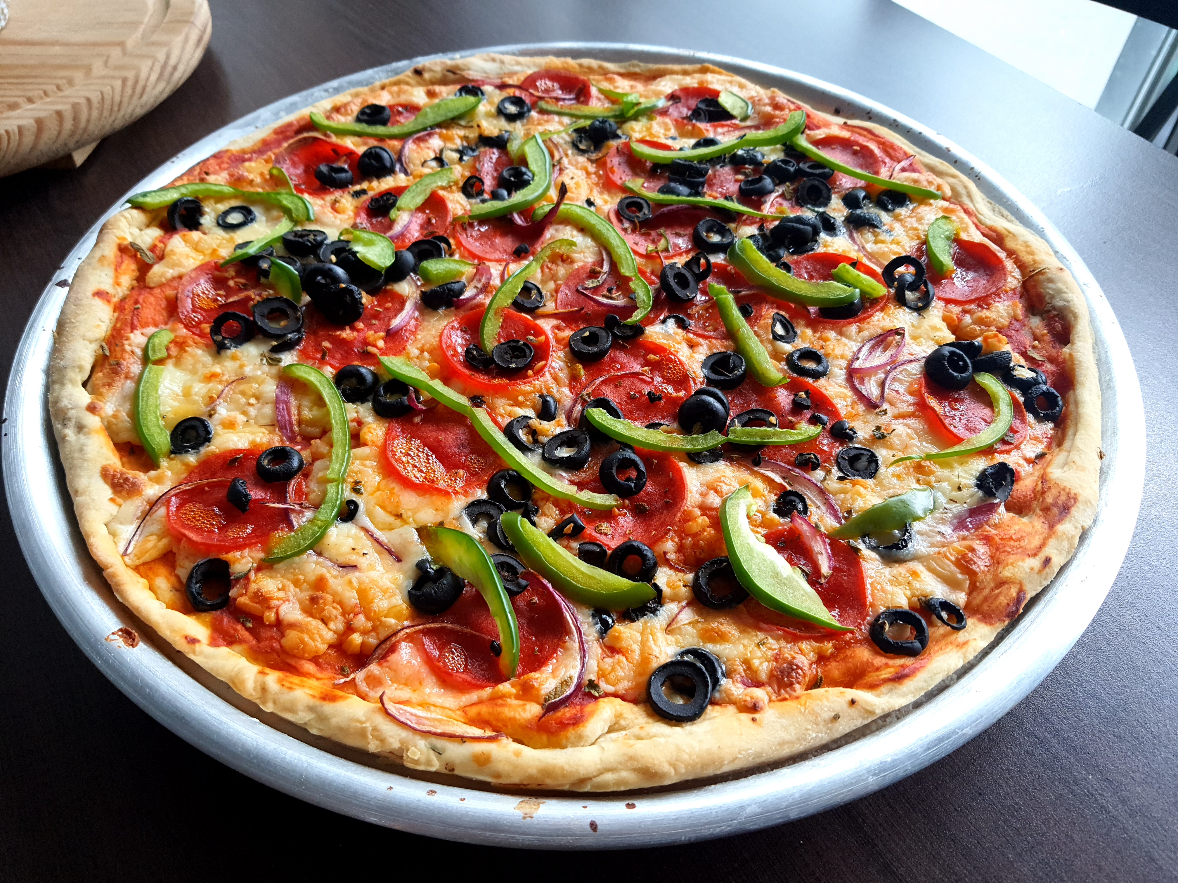 Albahaca 33 pizza image 3