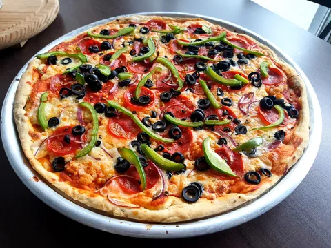 Albahaca 33 pizza image 3