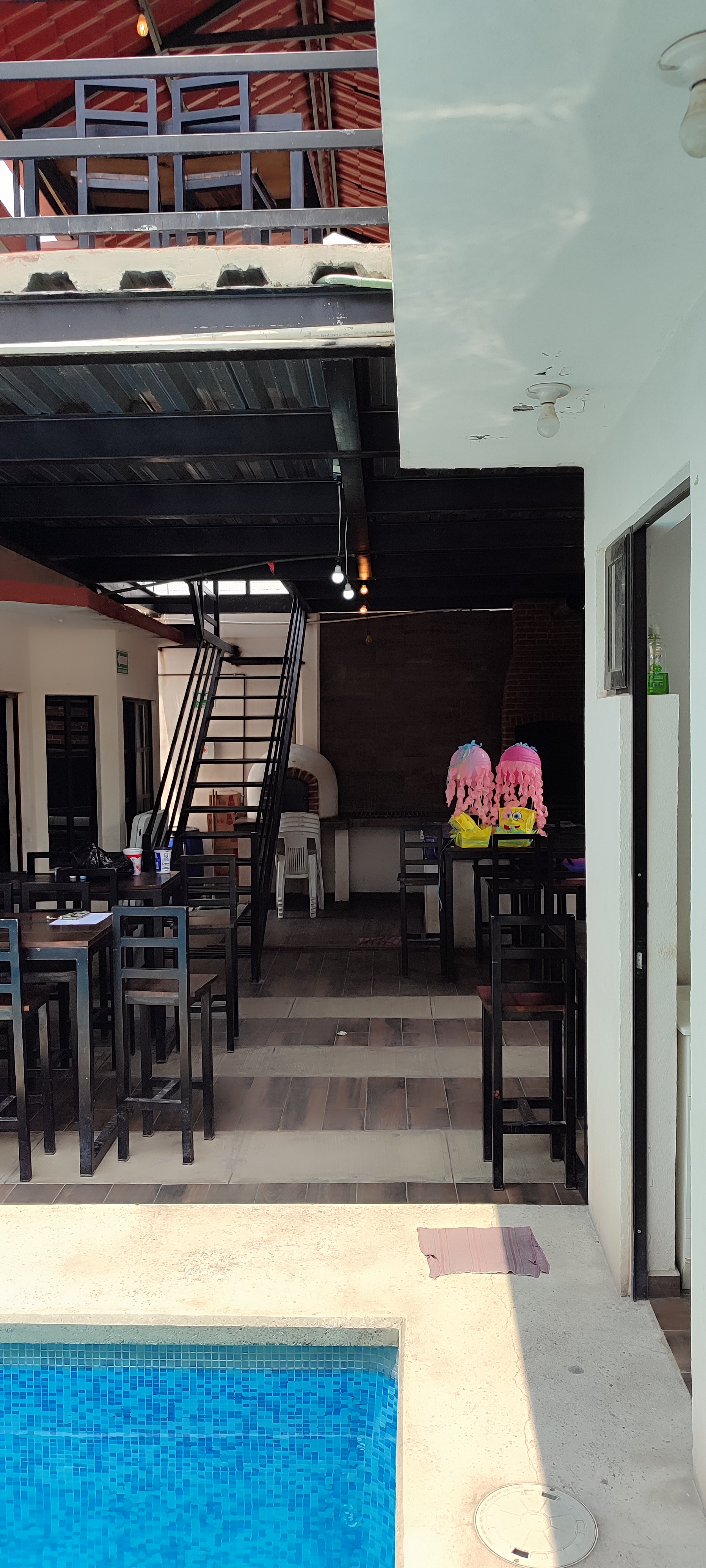 HOLBOX DRINK Pool Party image 1