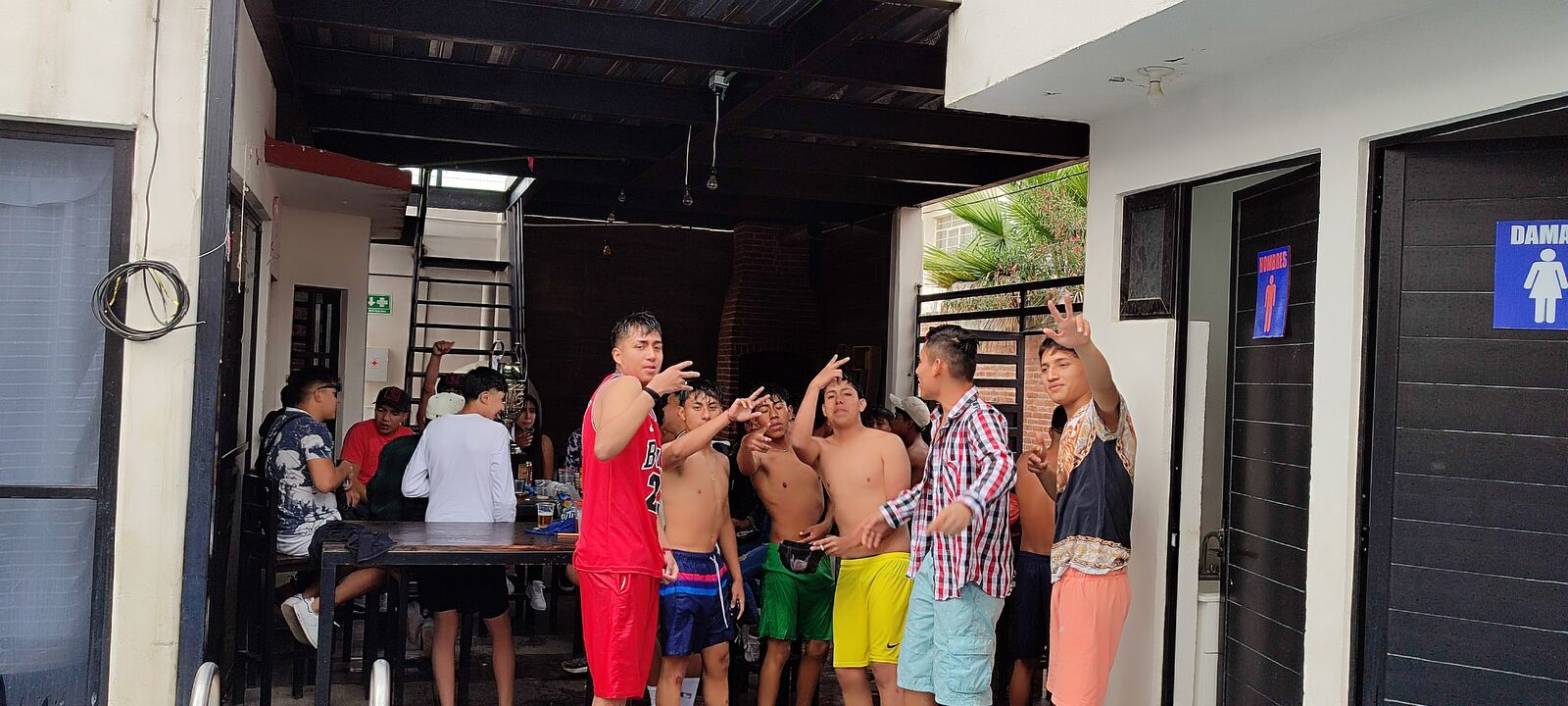 HOLBOX DRINK Pool Party image 5