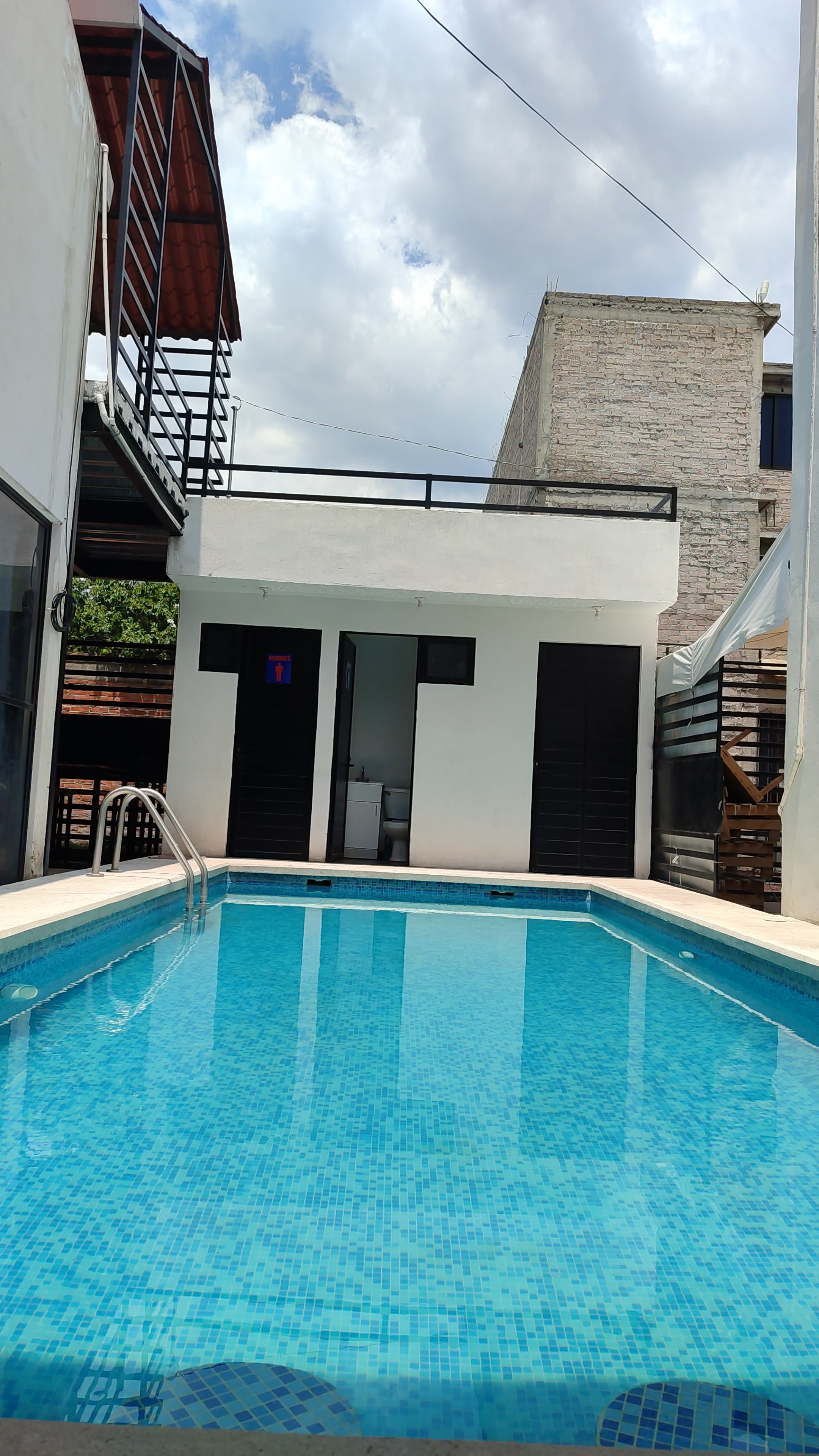 HOLBOX DRINK Pool Party image 7