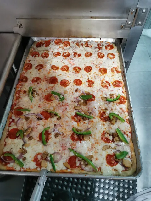 Pizzaroni pizza image 8