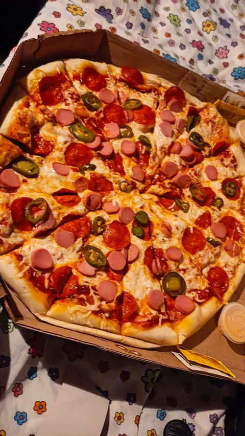 Luigi pizza image 6