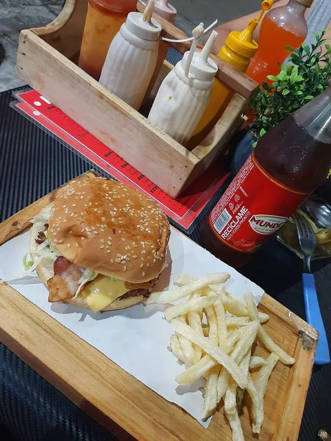 Hot Burguer image 6