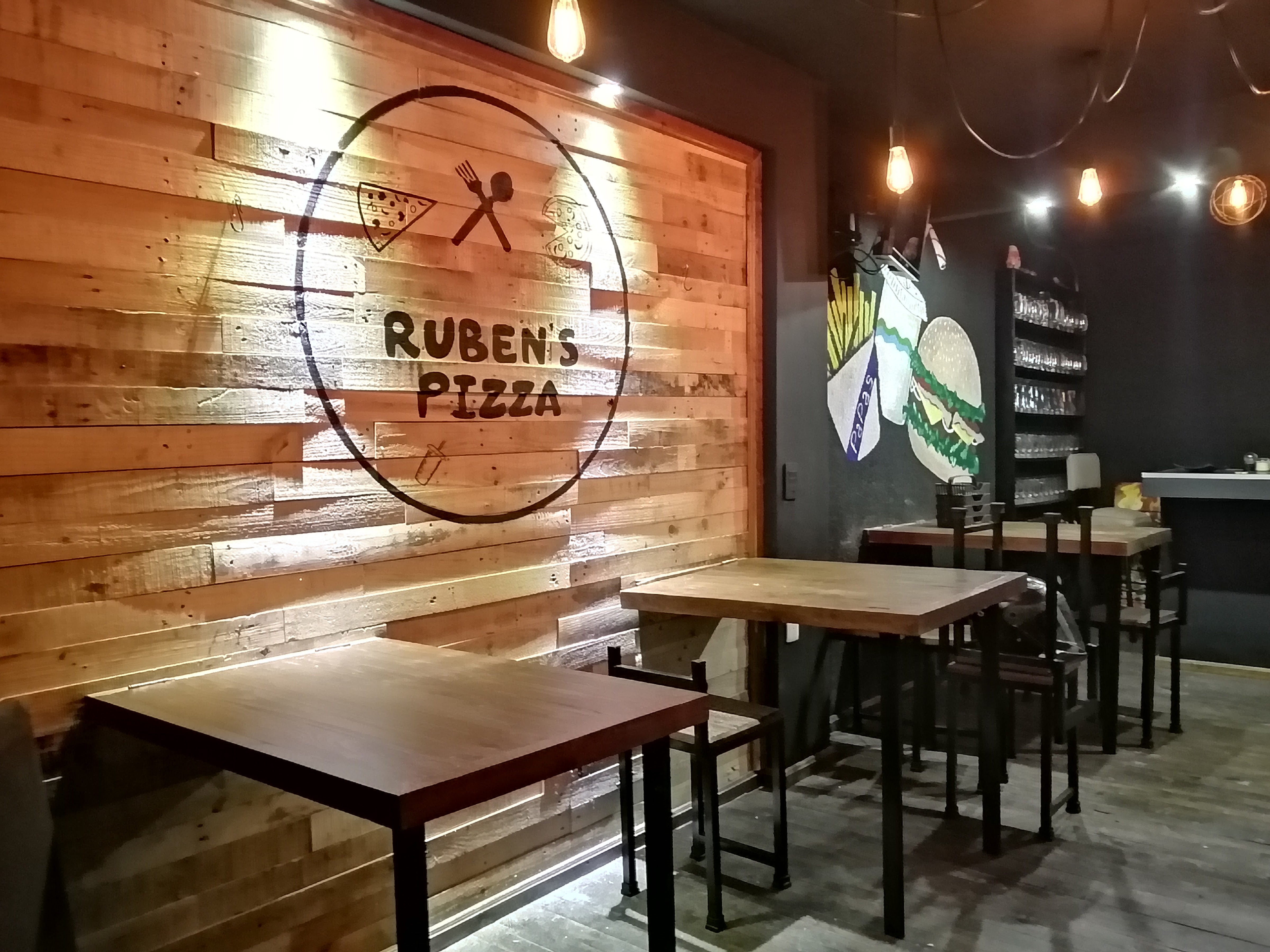 Ruben's PIZZA image 1