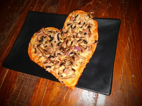 Ruben's PIZZA image 5