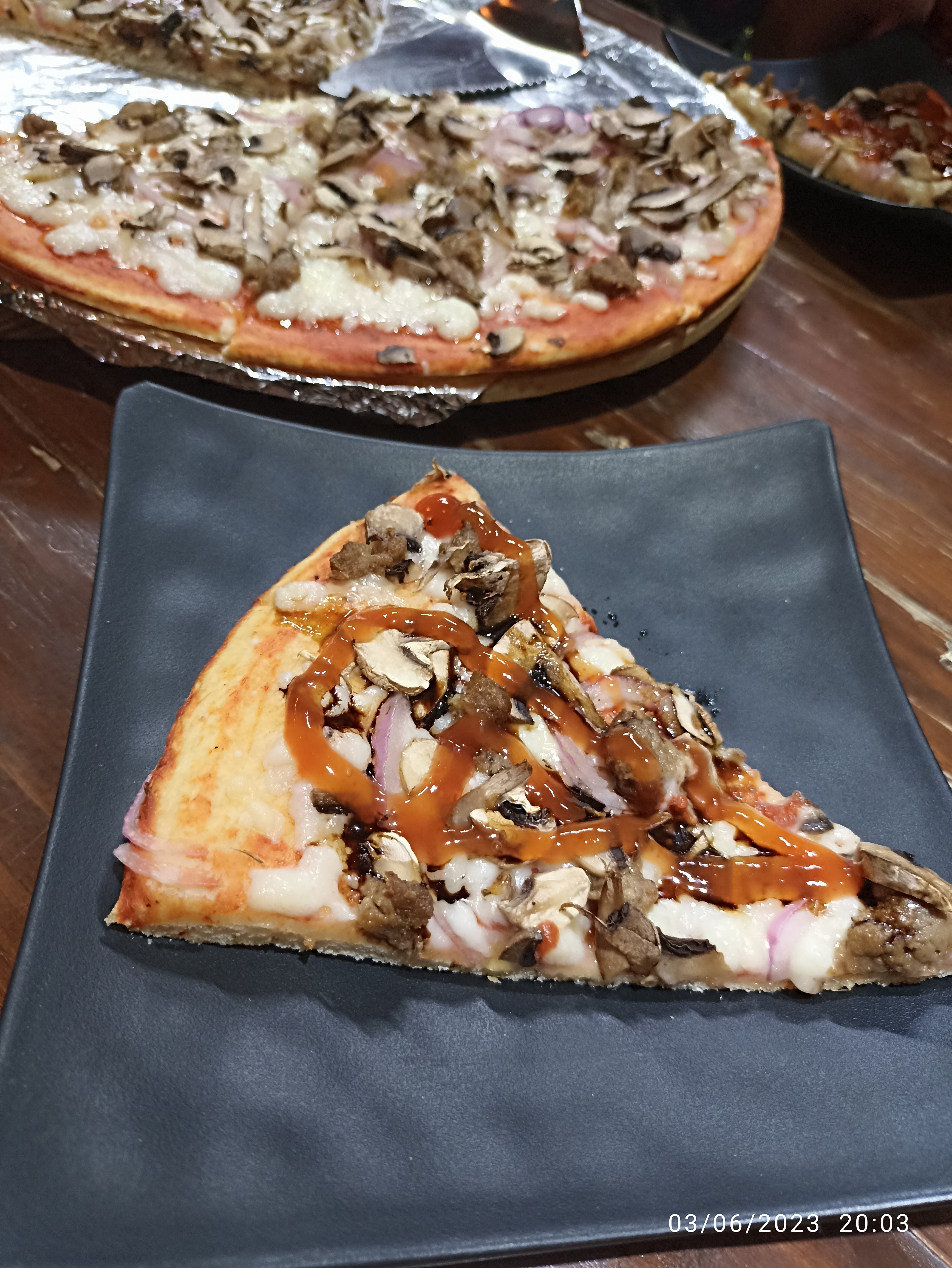 Ruben's PIZZA image 9