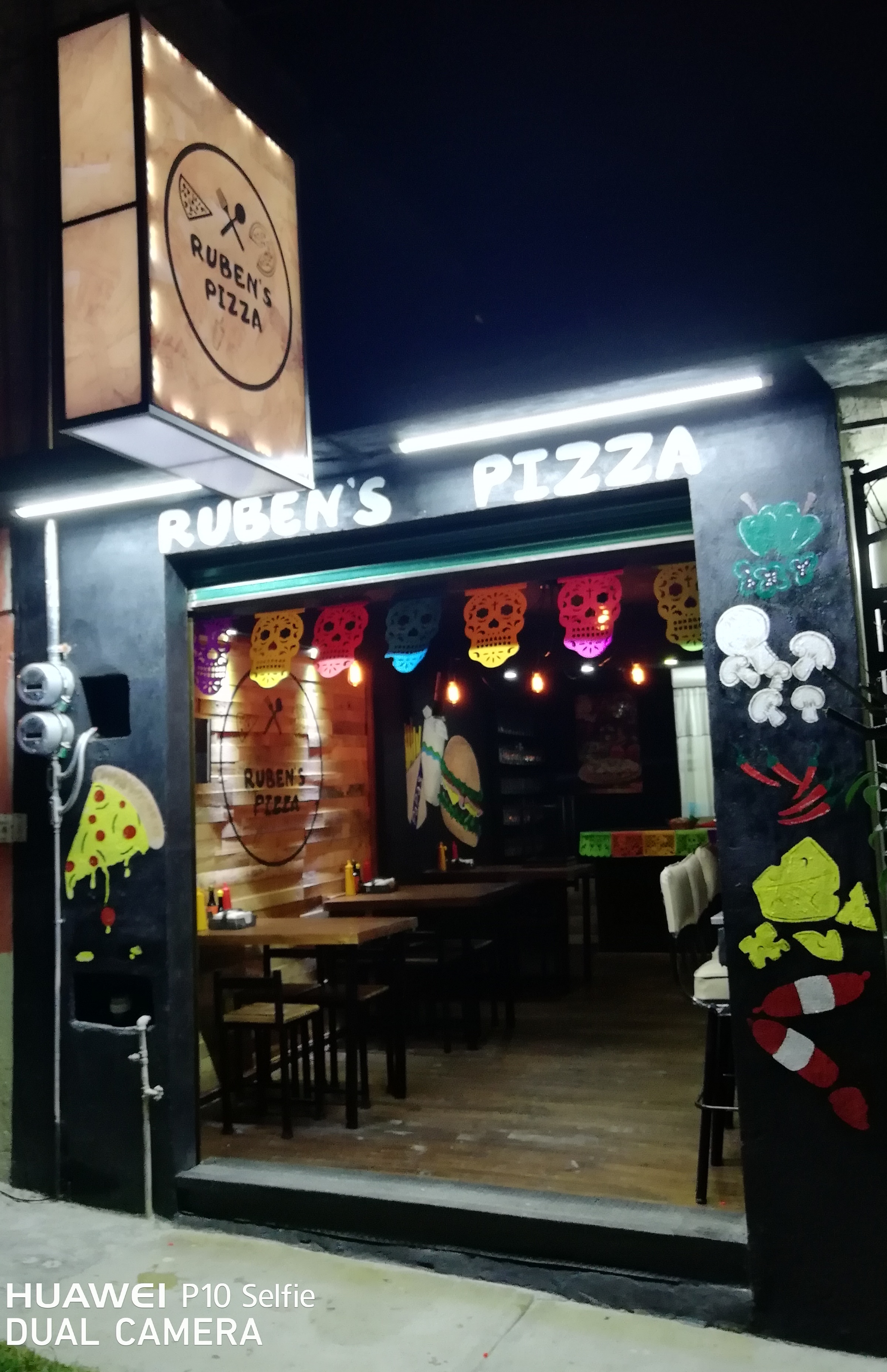 Ruben's PIZZA image 10