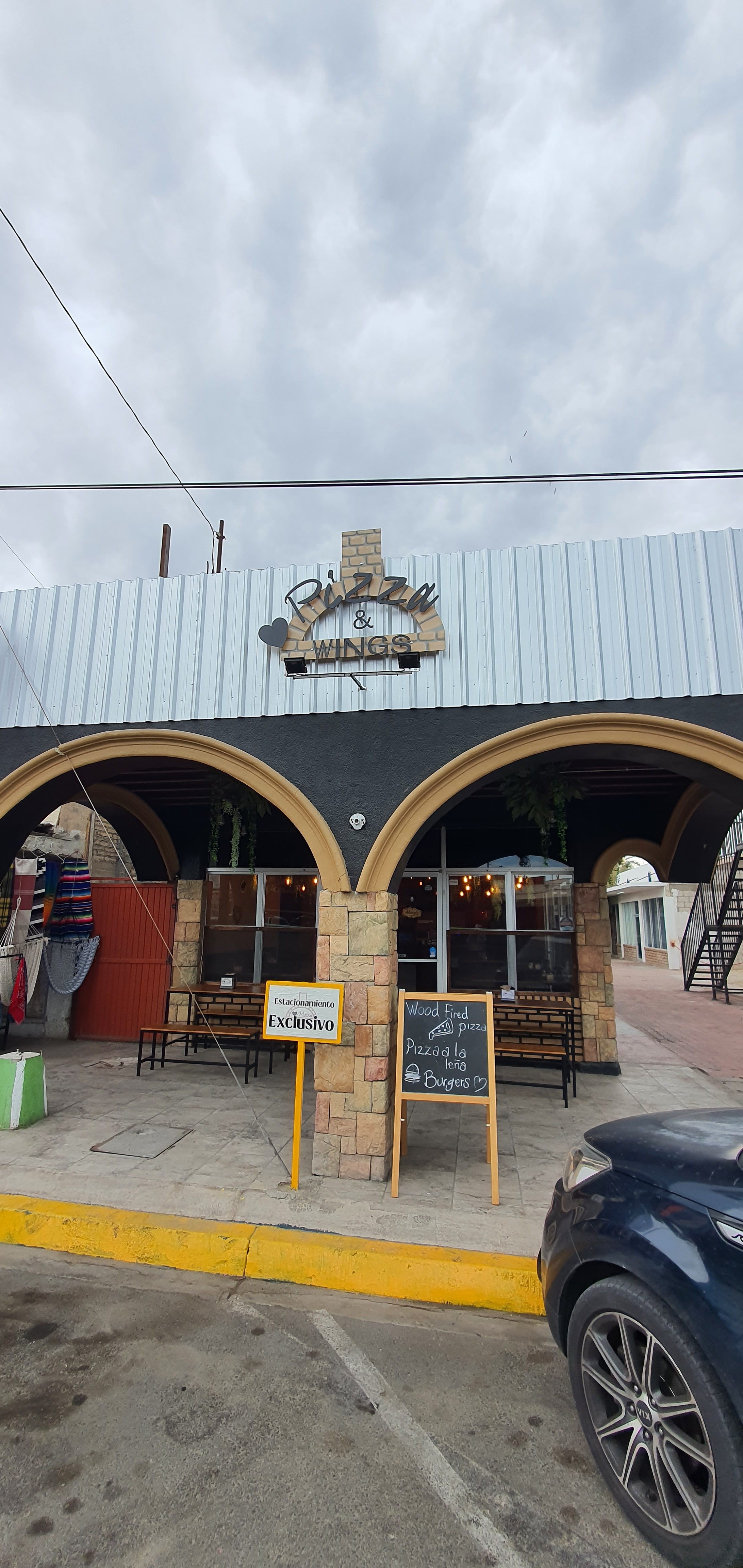 Love Breakfast Pizzas & Wings image 6