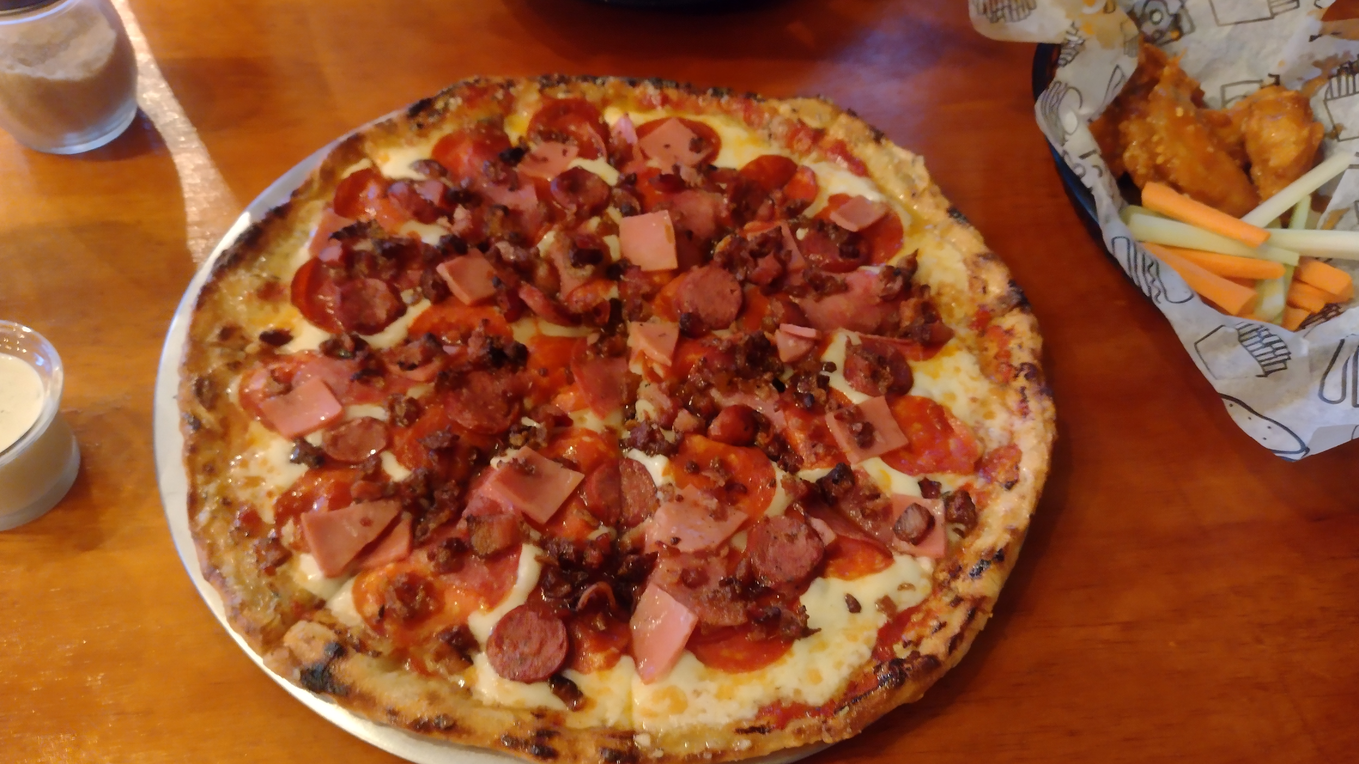 Love Breakfast Pizzas & Wings image 8