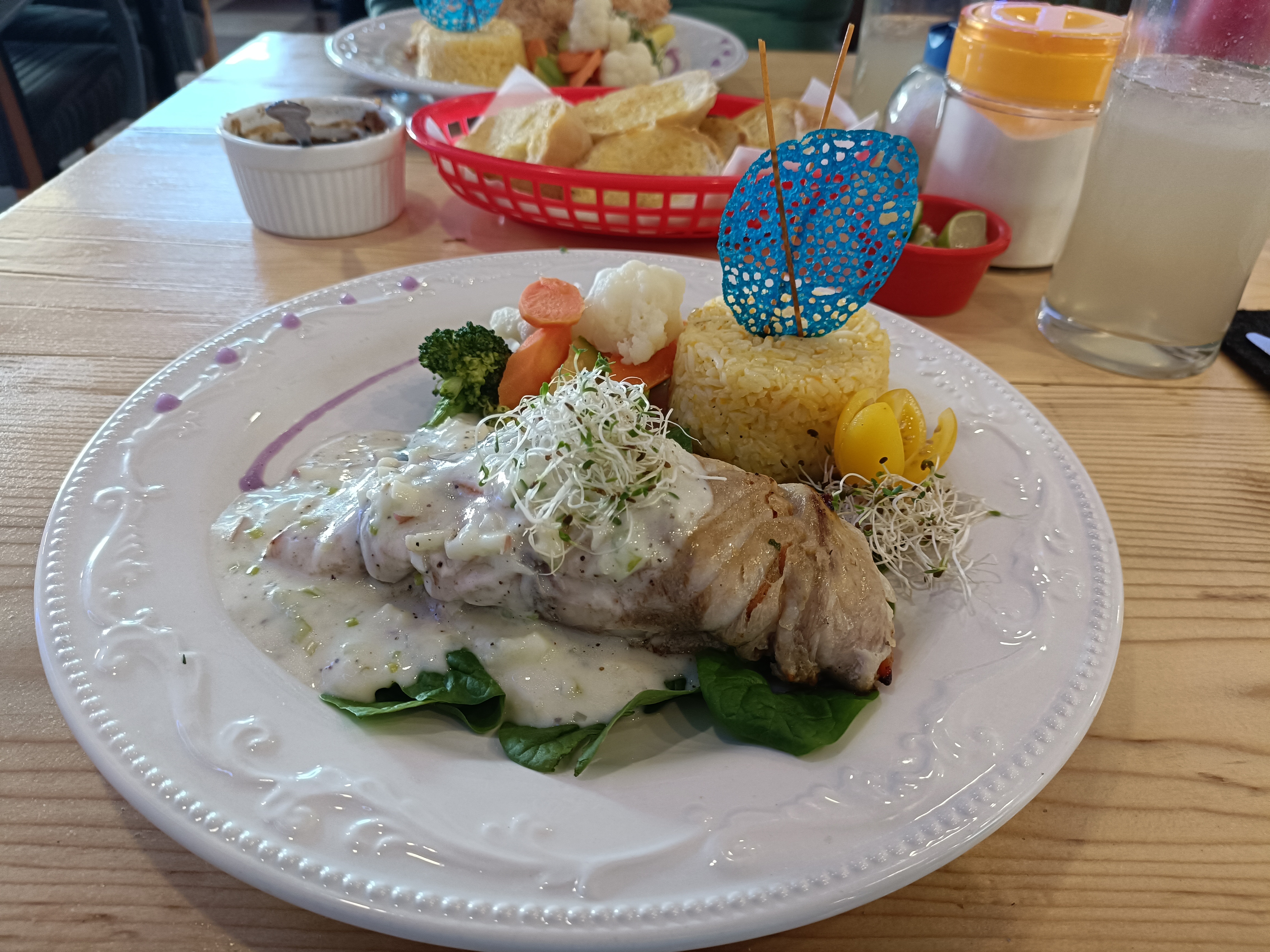 Hooked Restaurant. image 5