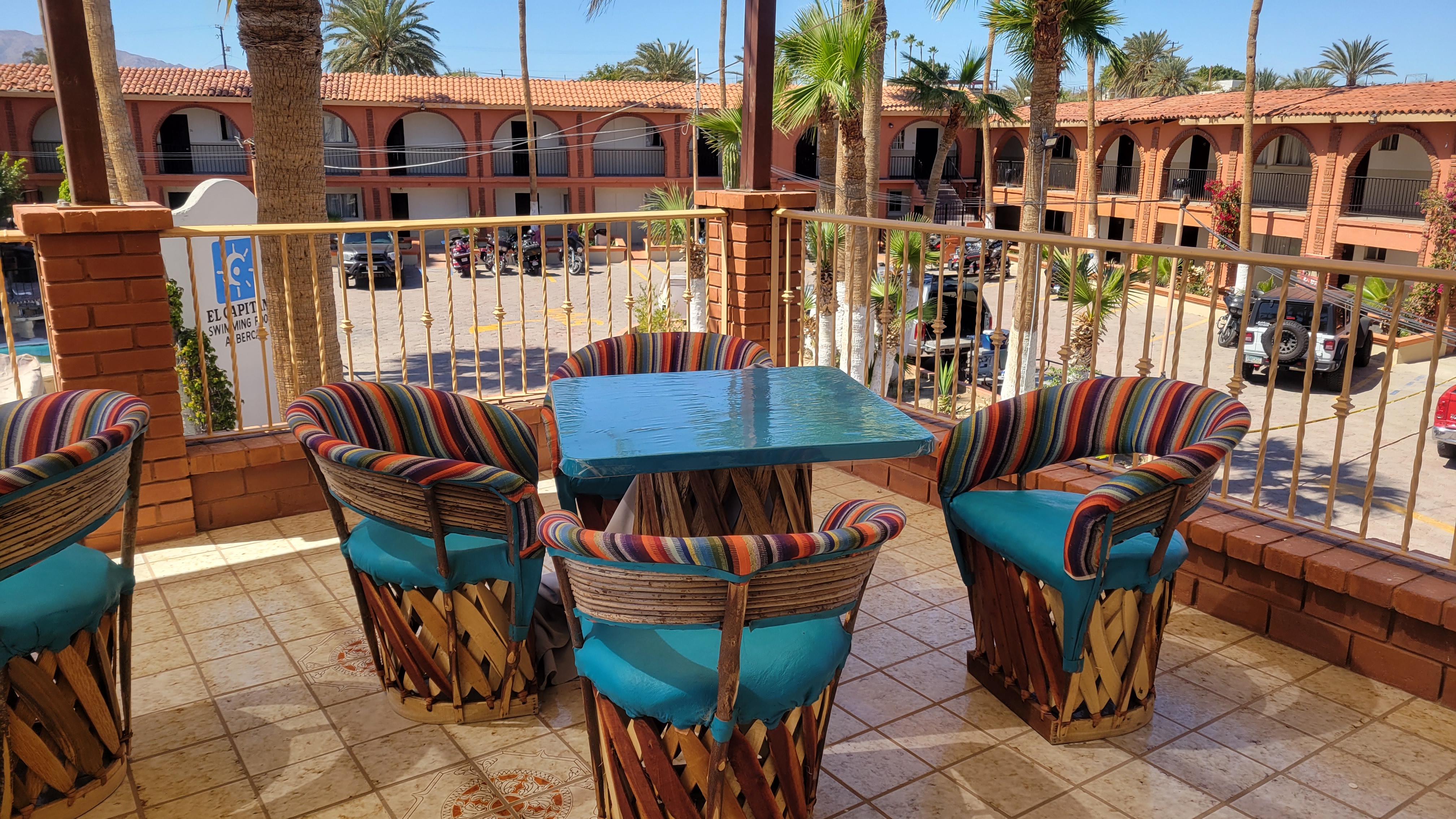 El Capitan Hector's Restaurant-Bar image 3