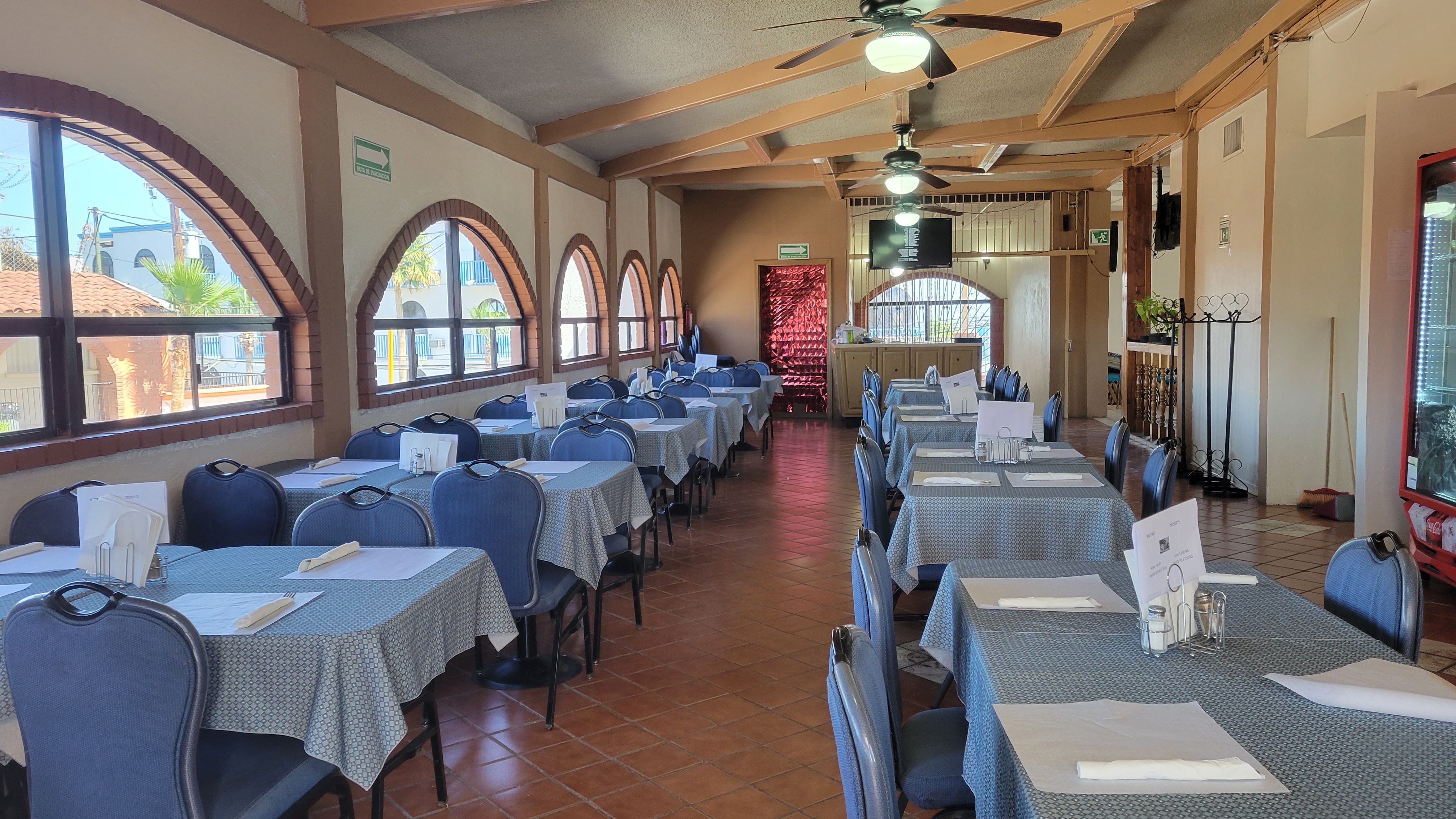 El Capitan Hector's Restaurant-Bar image 7