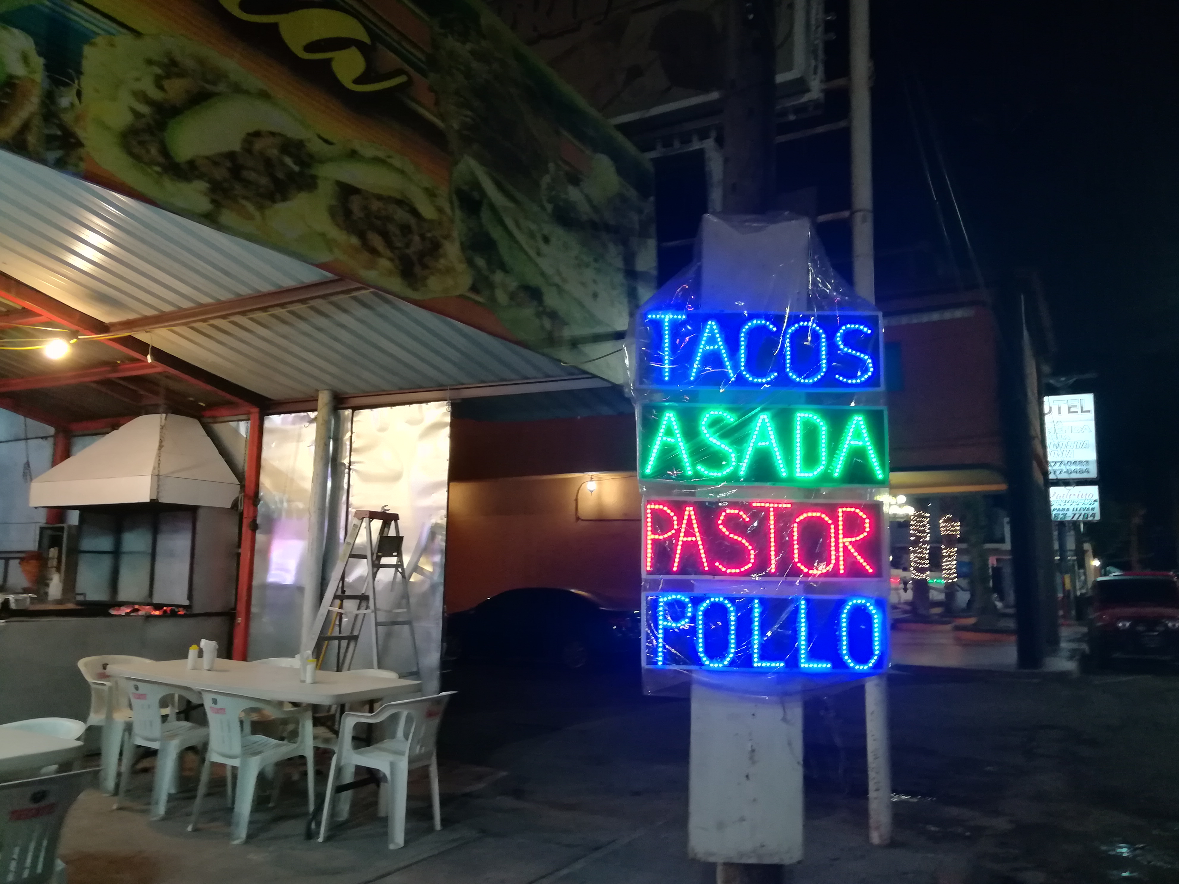 Taqueria RIVIERA image 9