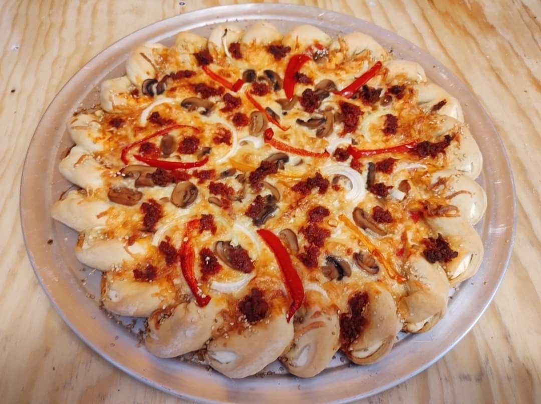 Manakish Pizzas image 7