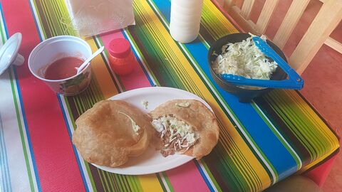 Panuchos y empanadas "La Peña" image 1