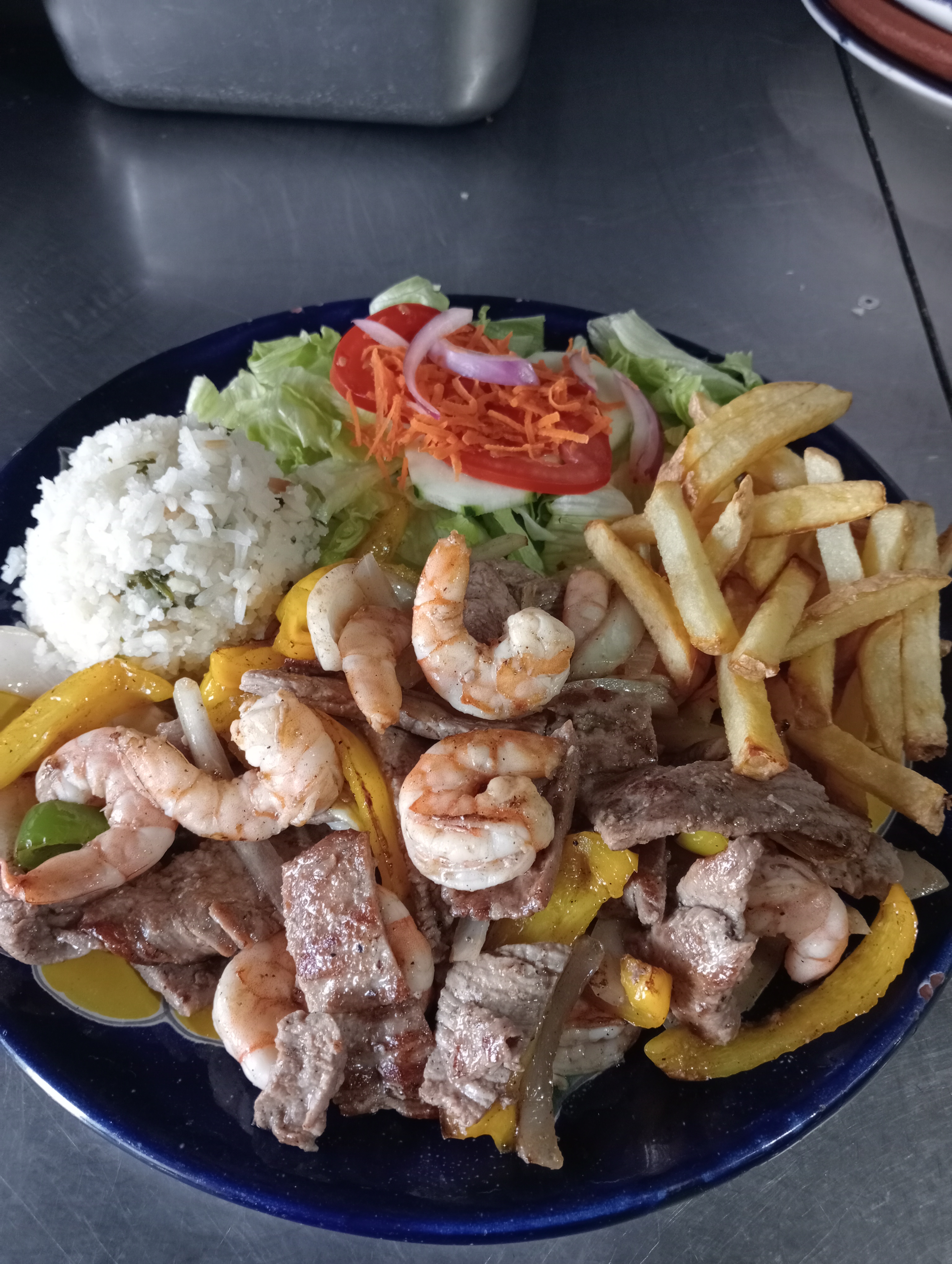 Mariscos Ferrocarril image 2