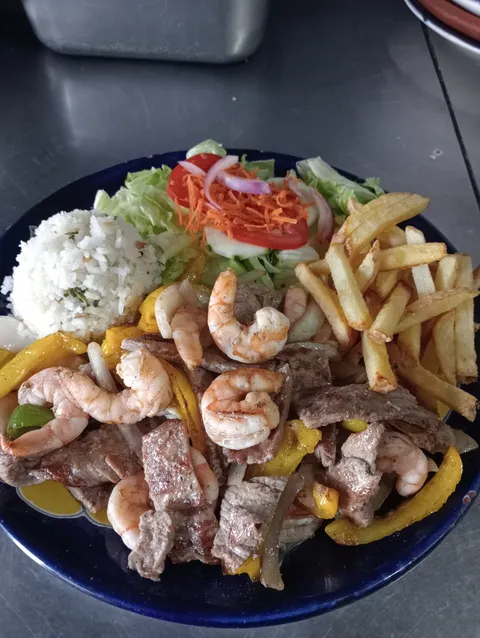 Mariscos Ferrocarril image 2