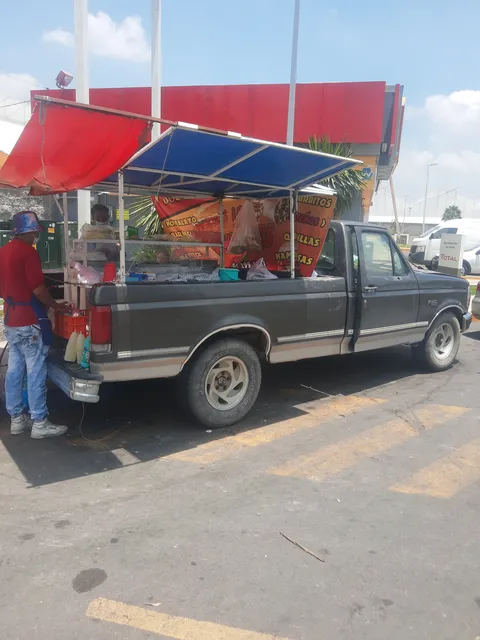 Tacos Y Burritos Ñorteños Los Chuchos image 1