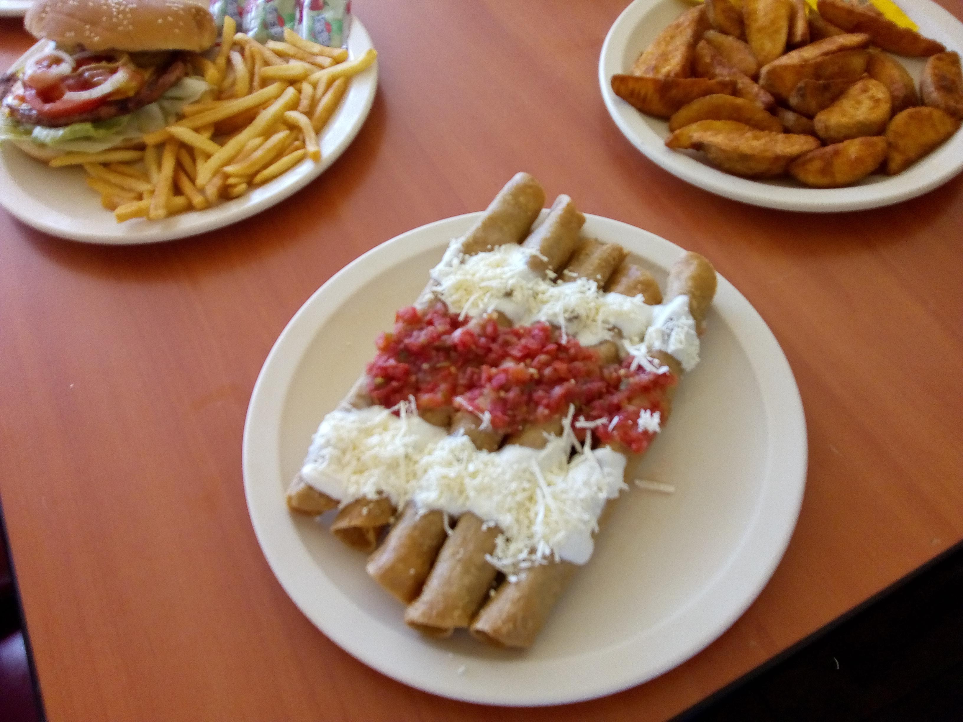 Restaurante Pollo Feliz image 7