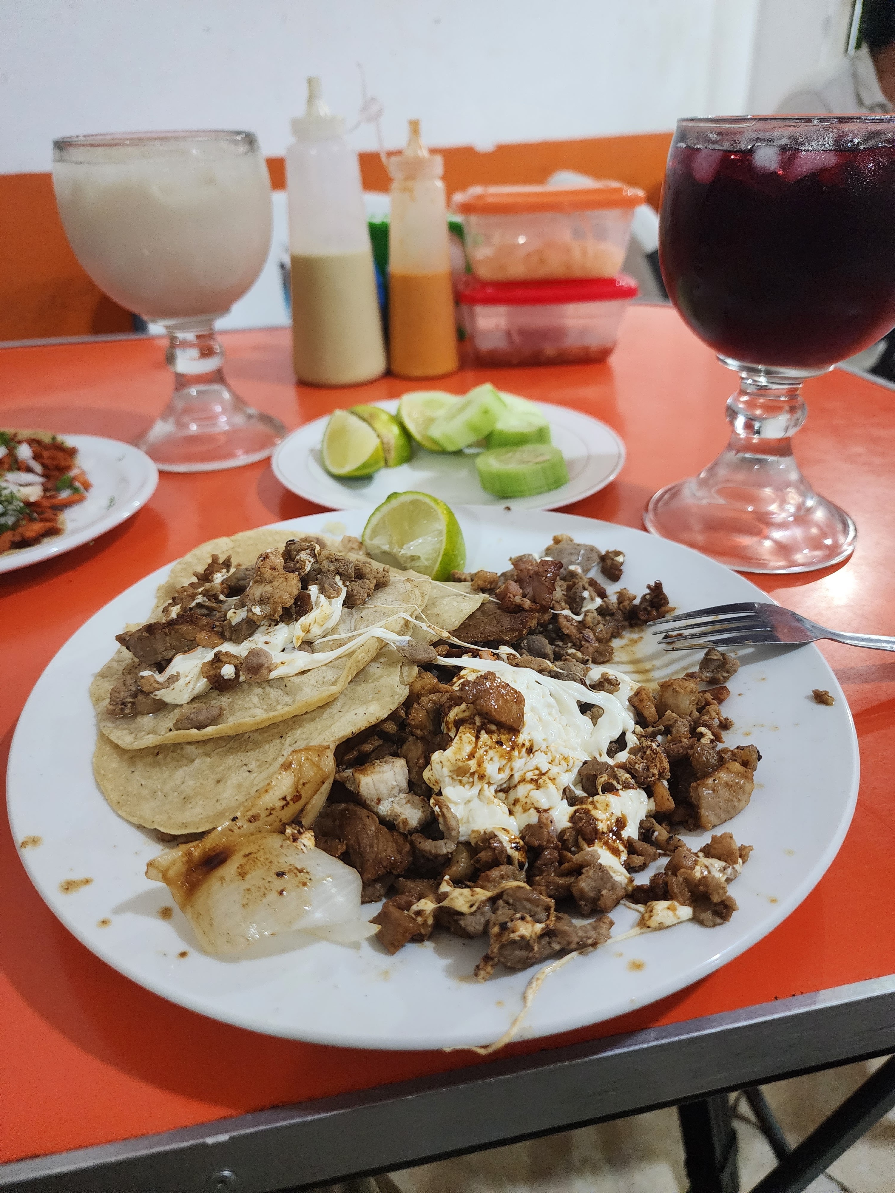 Taquería Las guacamayas image 4