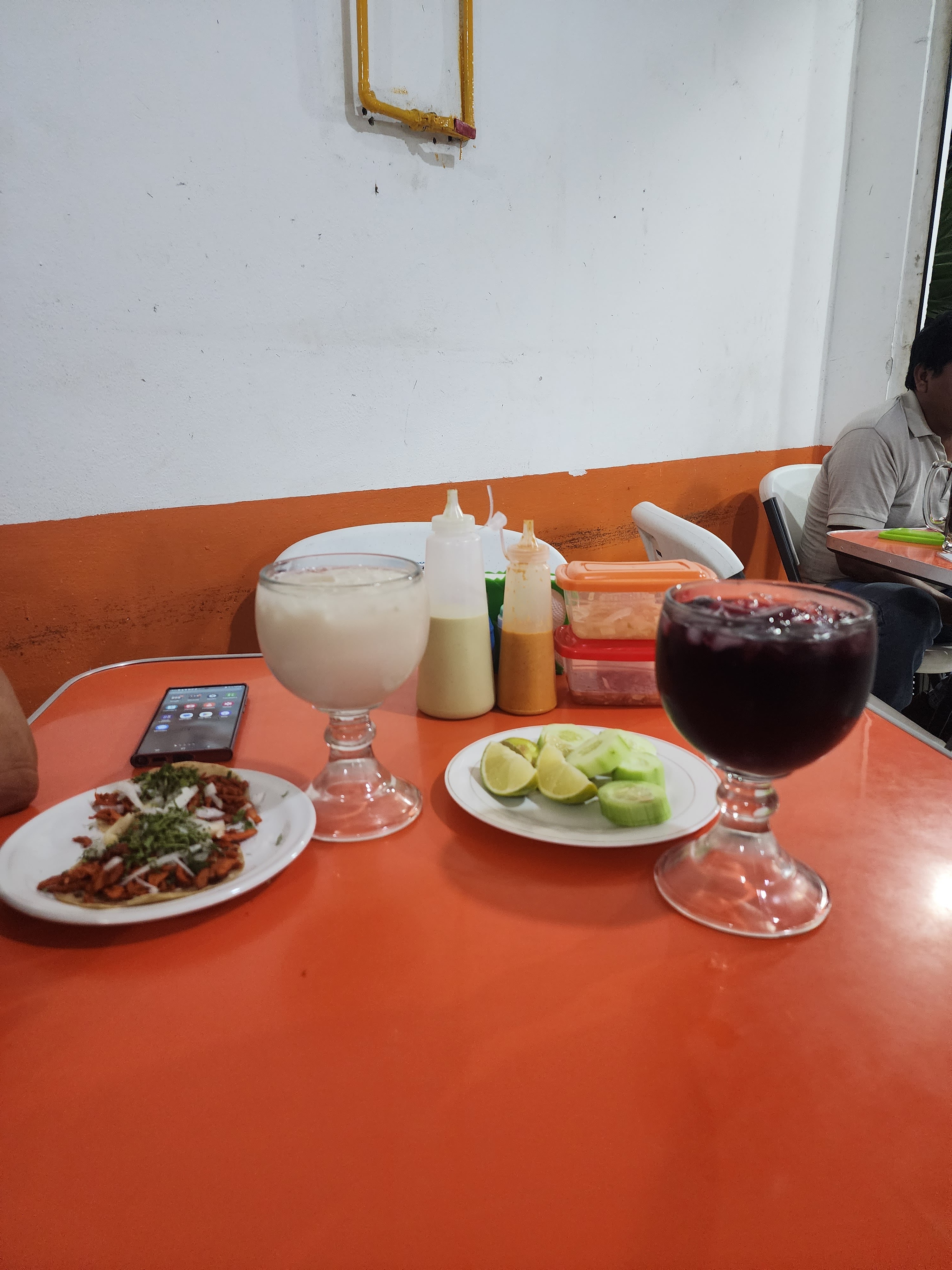 Taquería Las guacamayas image 5