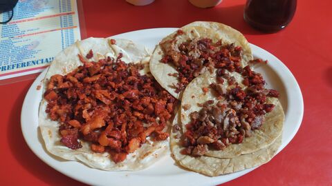 Taqueria la montaña image 1