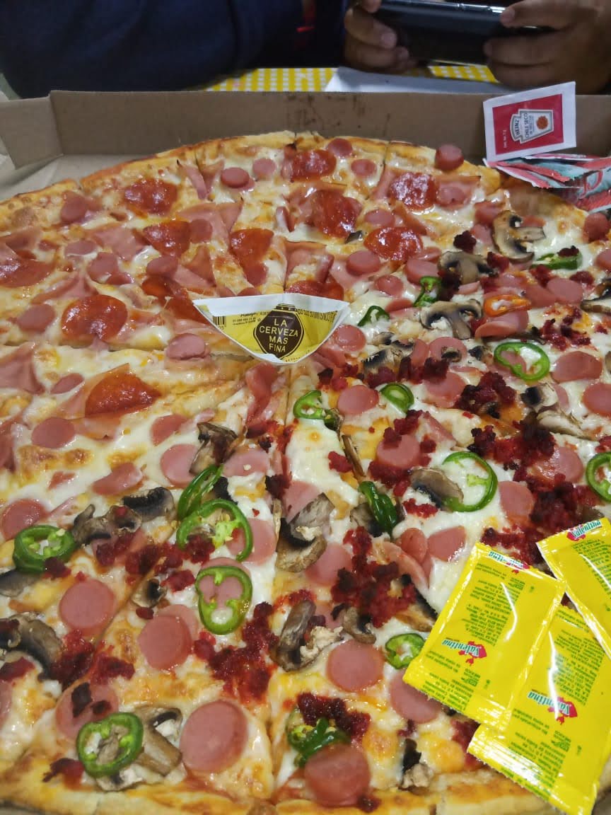 La pizza suprema image 2