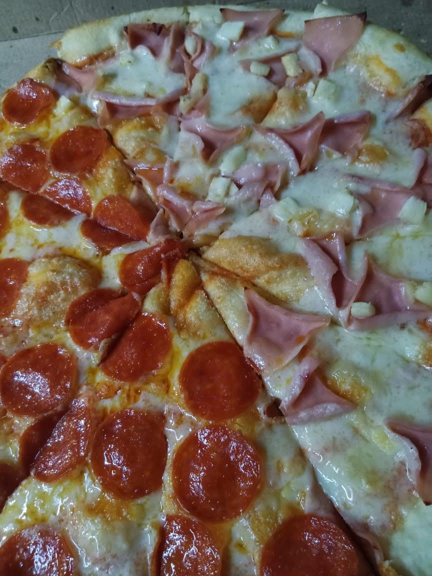 La pizza suprema image 4