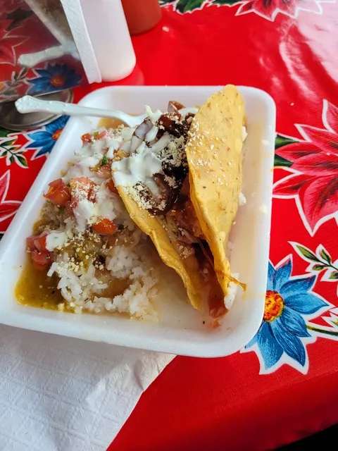 TACOS DORADOS VICKY image 1