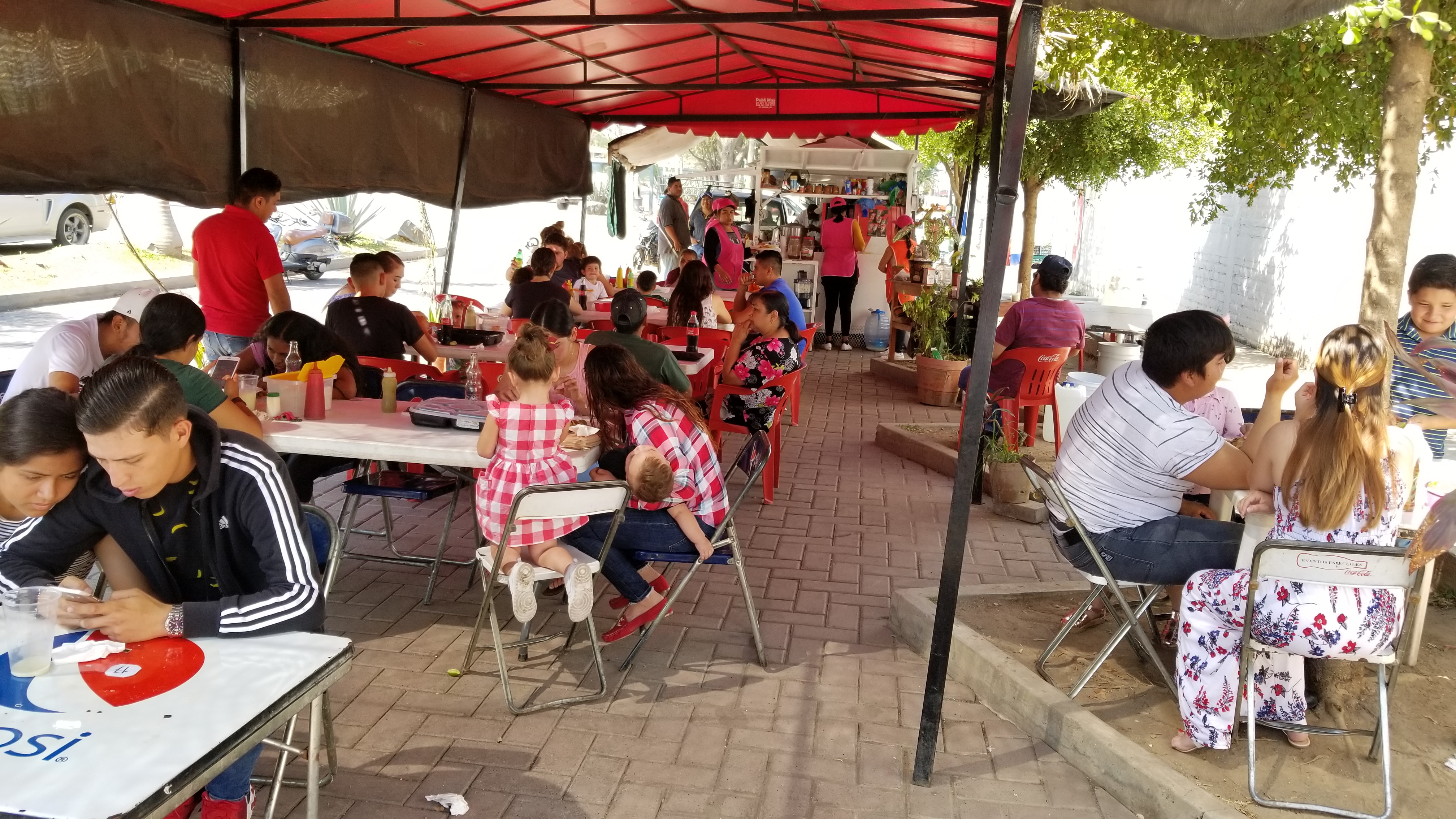 Barbacoa familia meza image 4