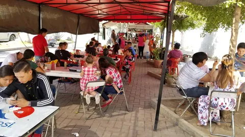 Barbacoa familia meza image 4