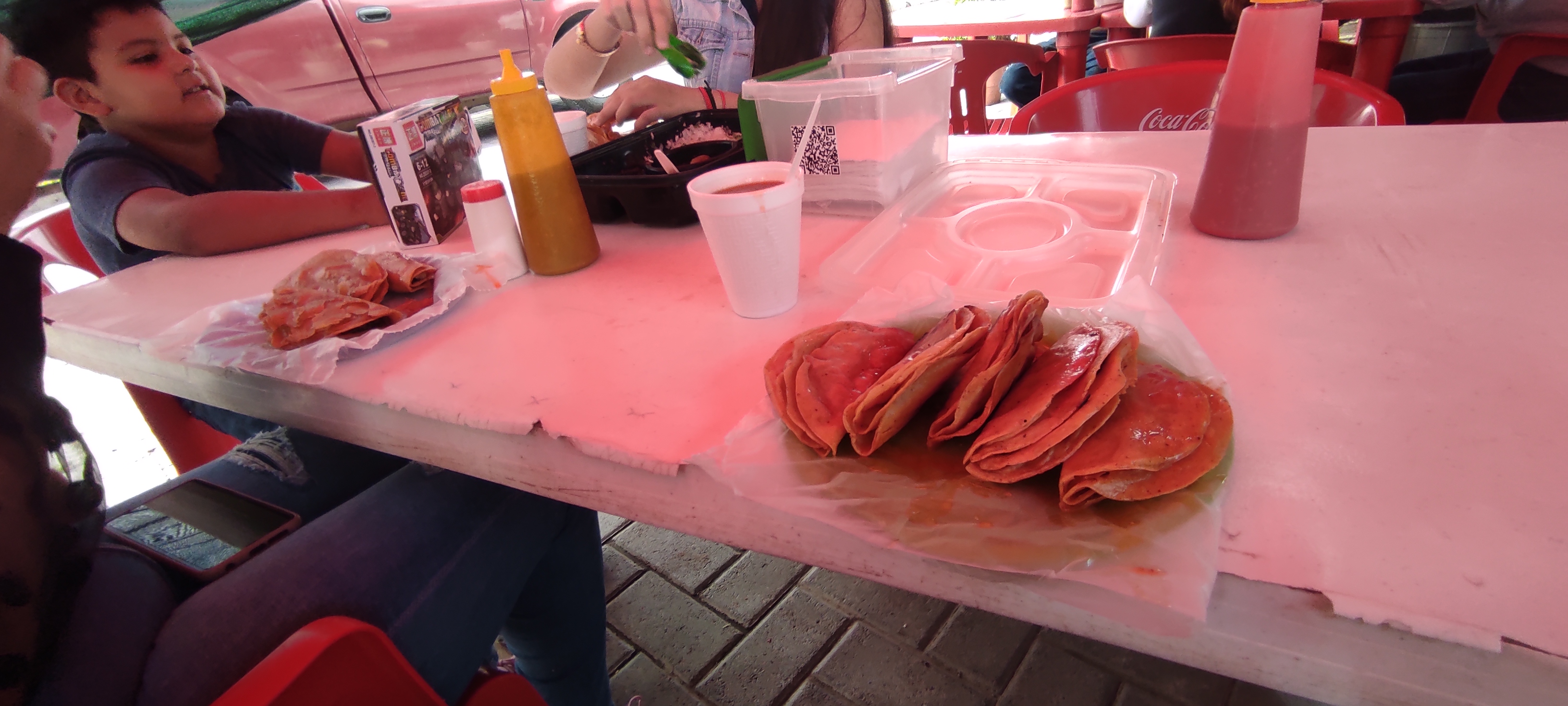 Barbacoa familia meza image 9