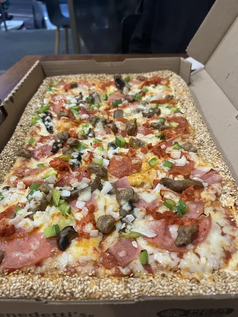Benedetti's Pizza Altozano image 3