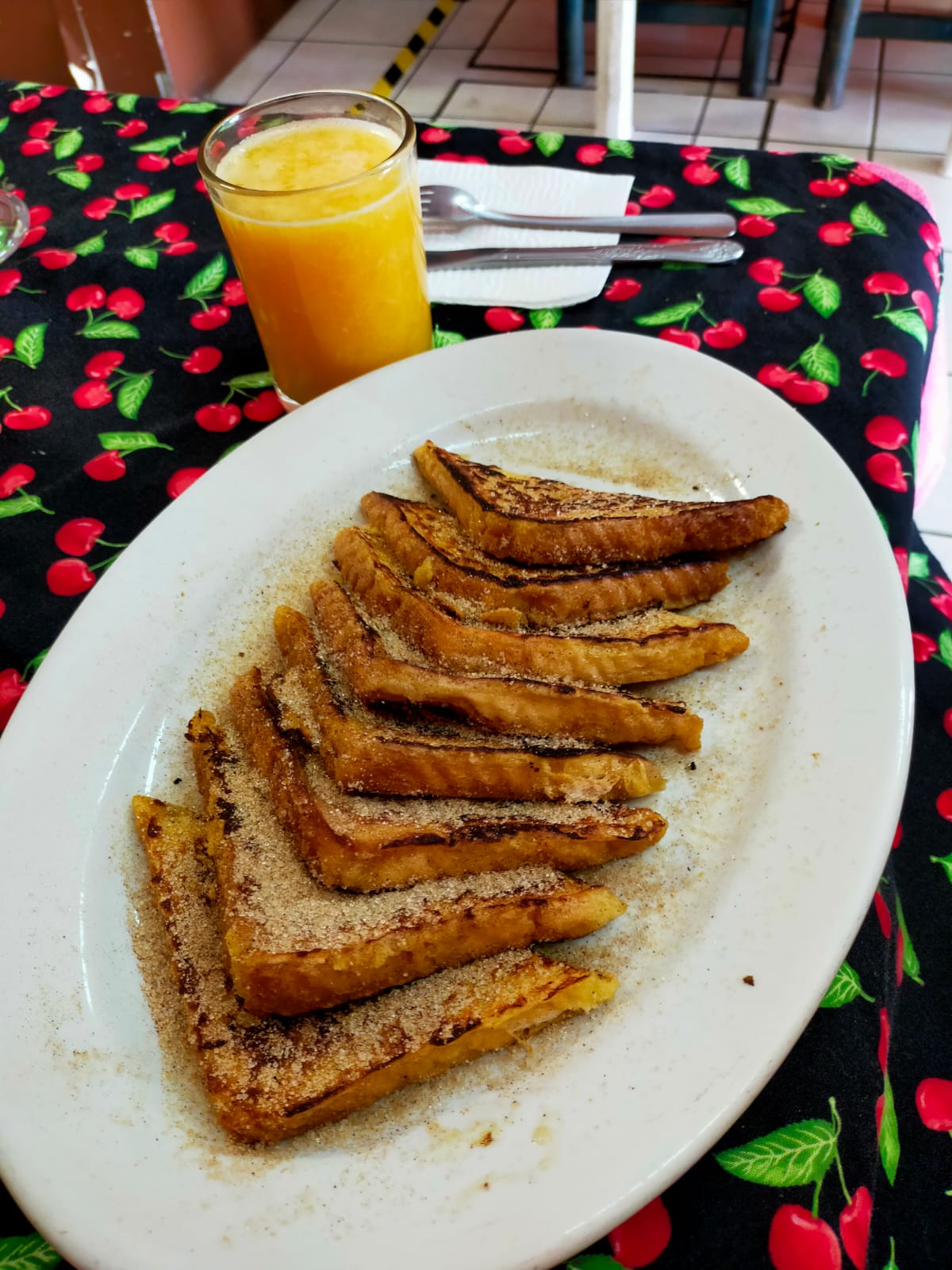 Cherries Restaurante -Cafetería image 6