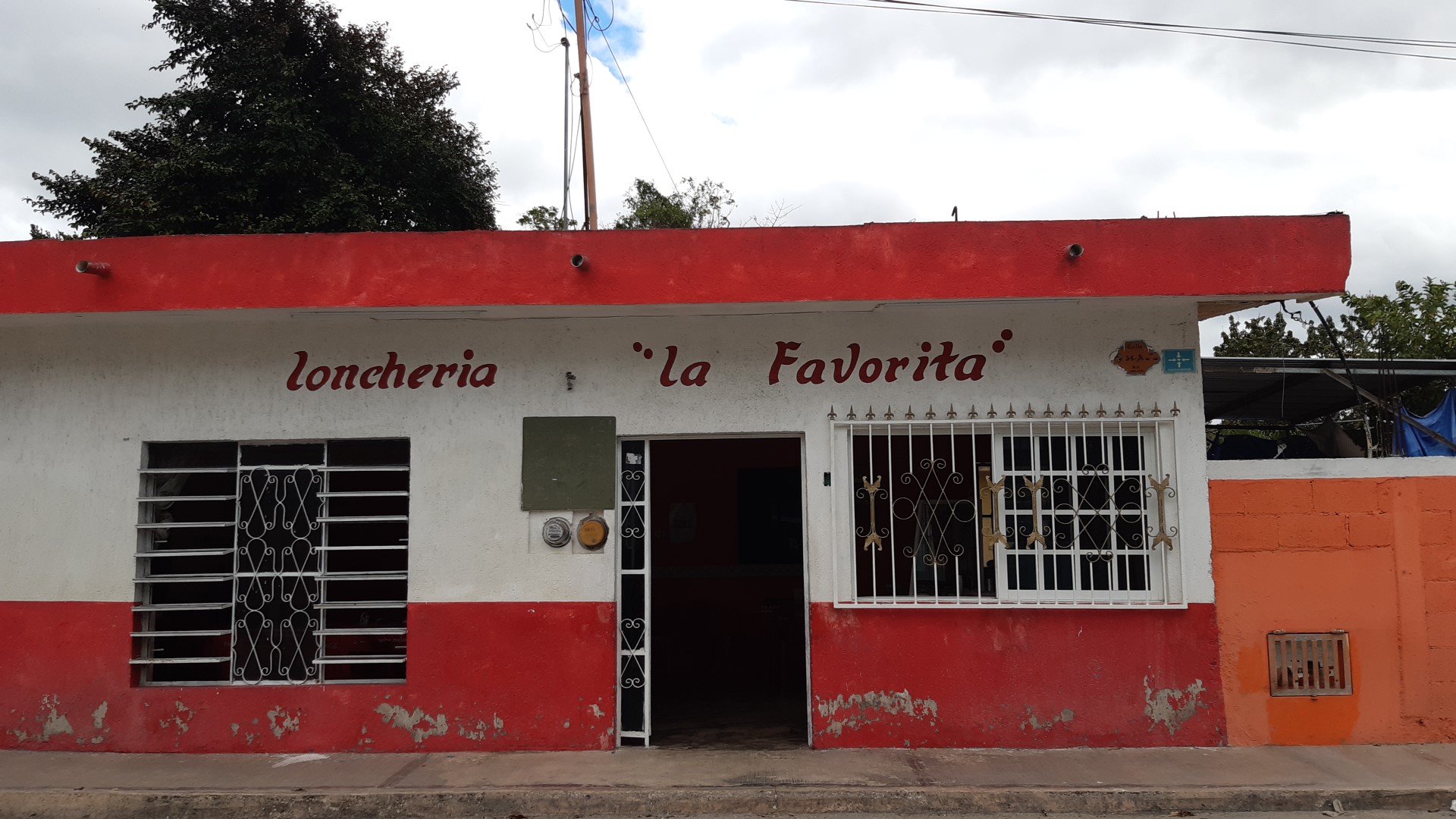 Lonchería "La favorita" image 1
