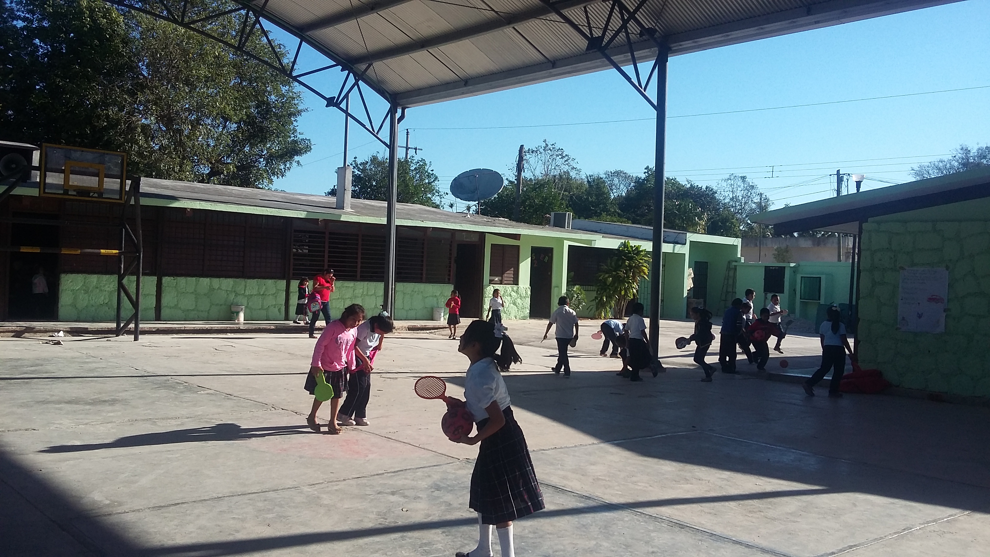 EL Nuevo Oriente image 7