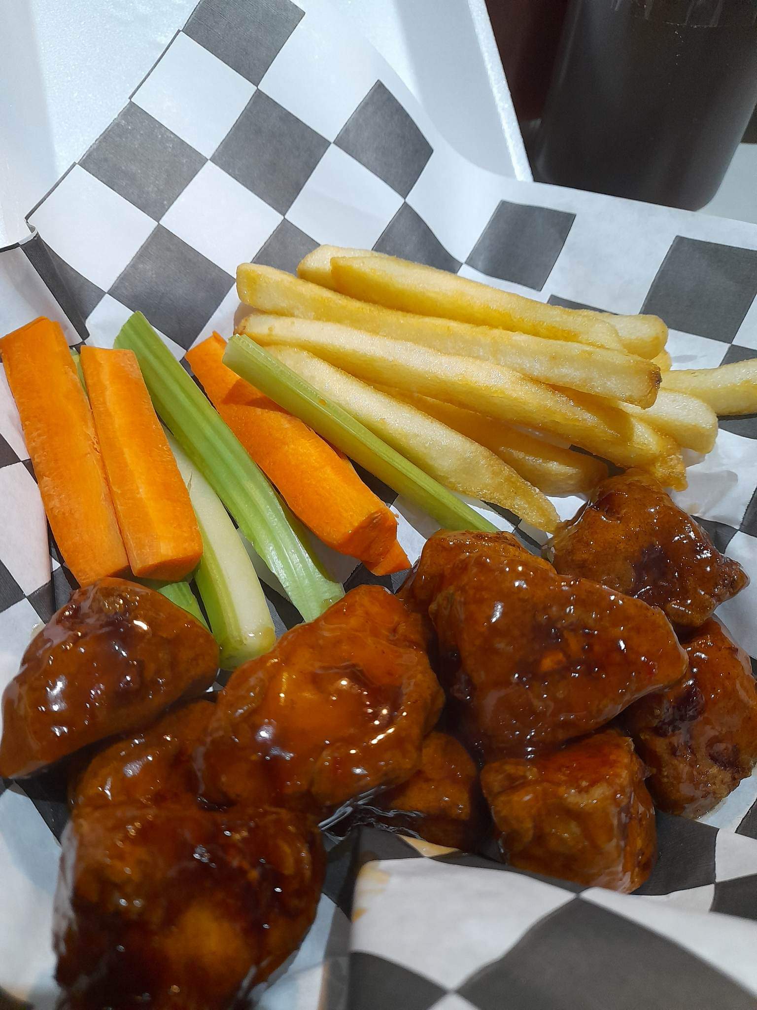 Boneless y Alitas Bernal image 2